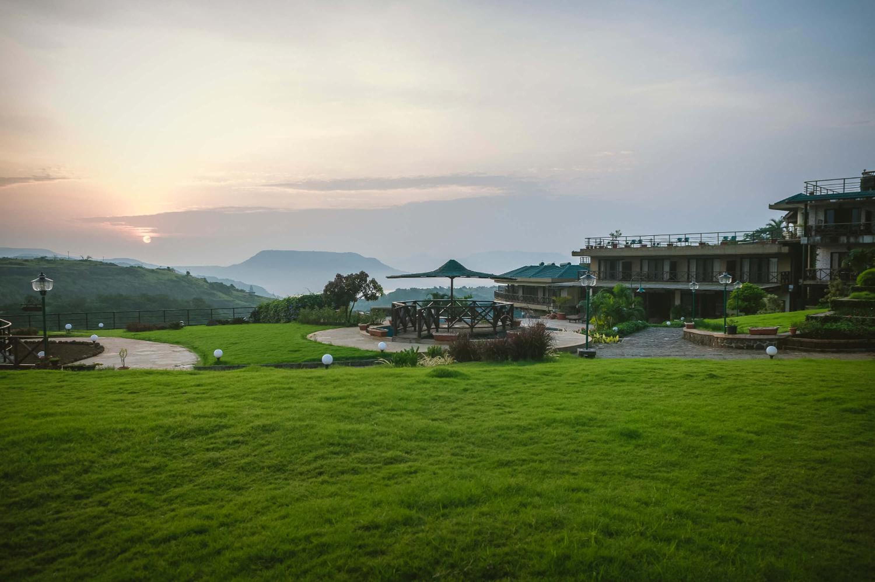 Upper Deck Resort - Highest Peak, Lonavala