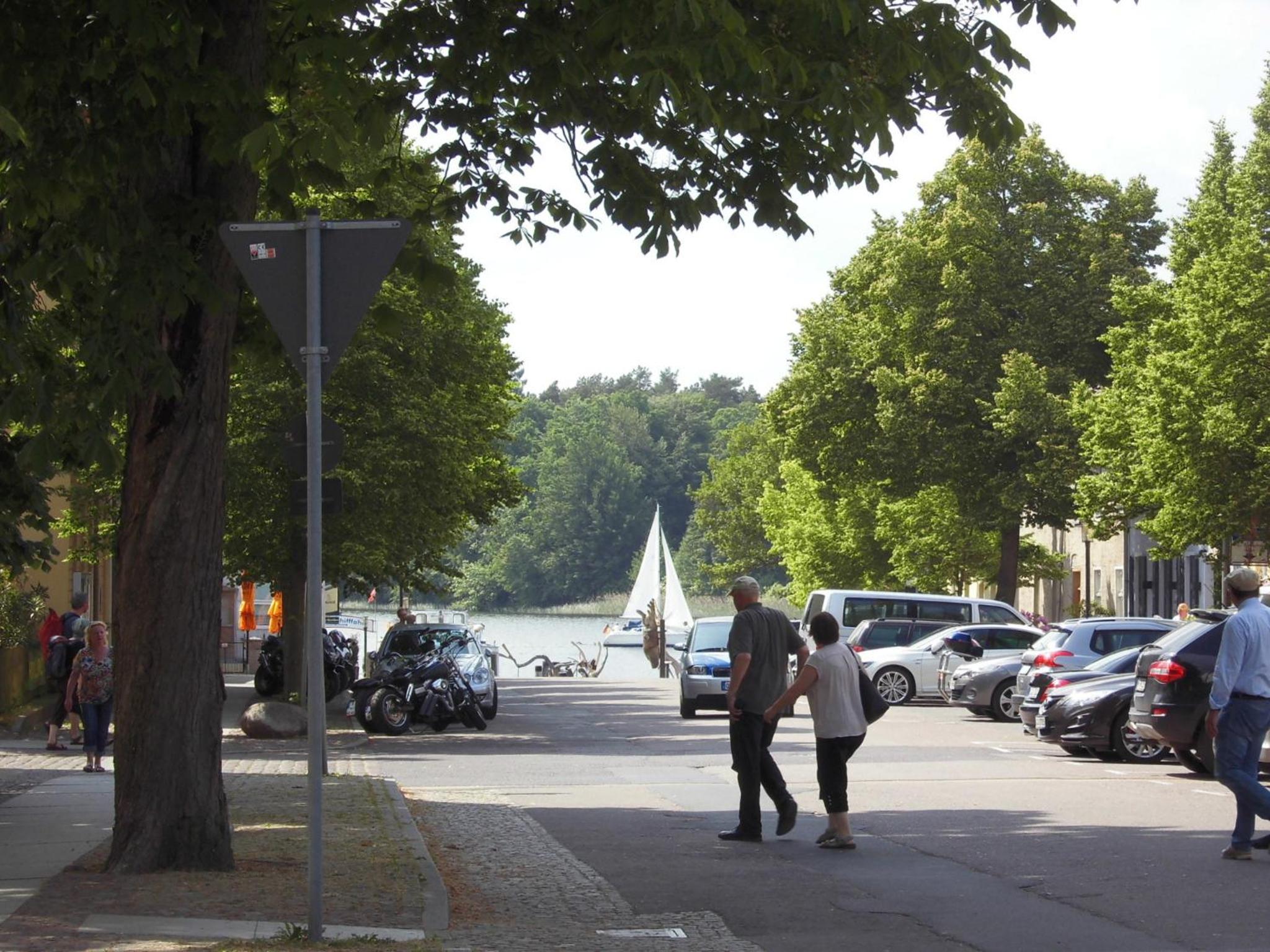 SchlossparkFerienwohnungen Rheinsberg mit Garten