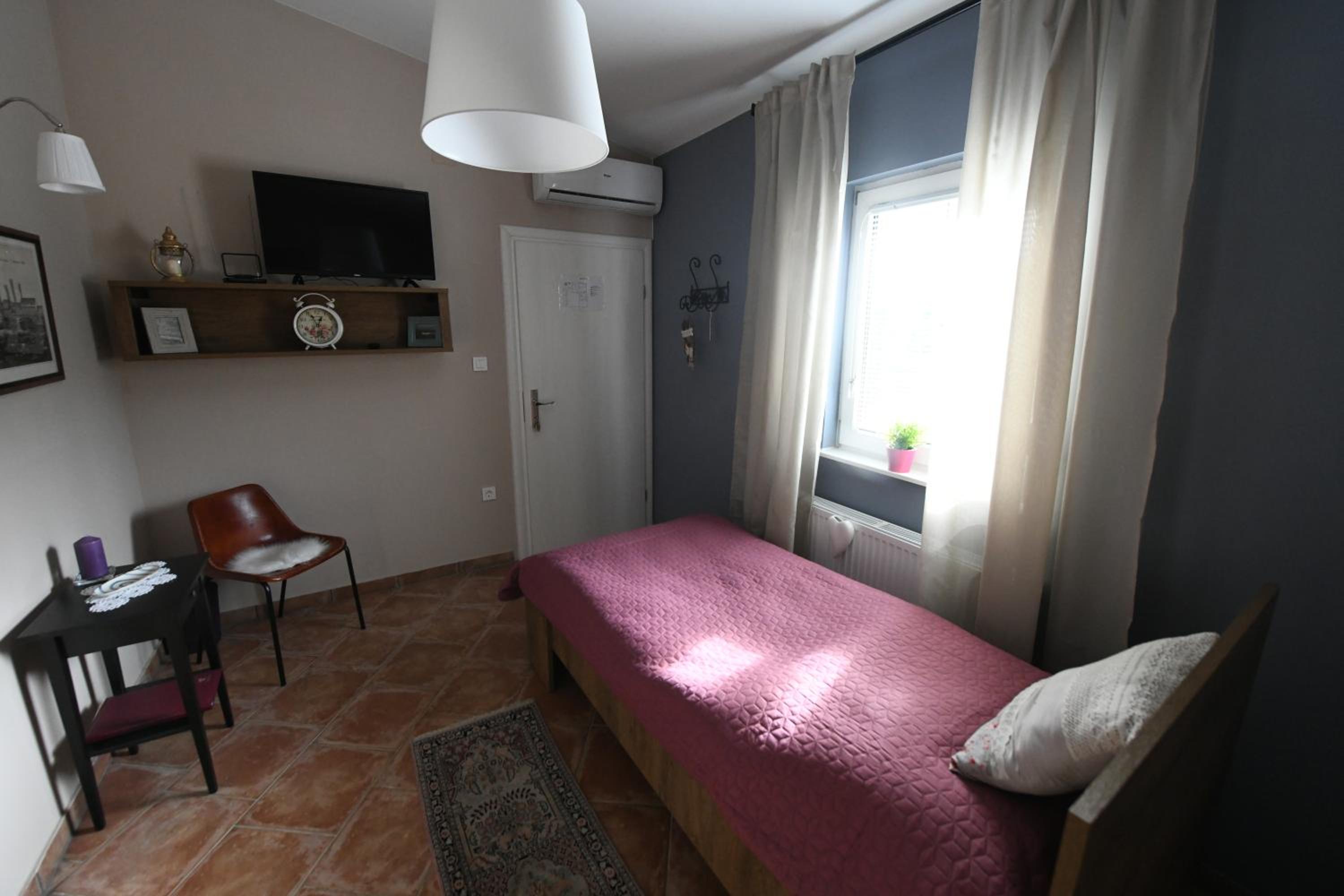 Photo 13