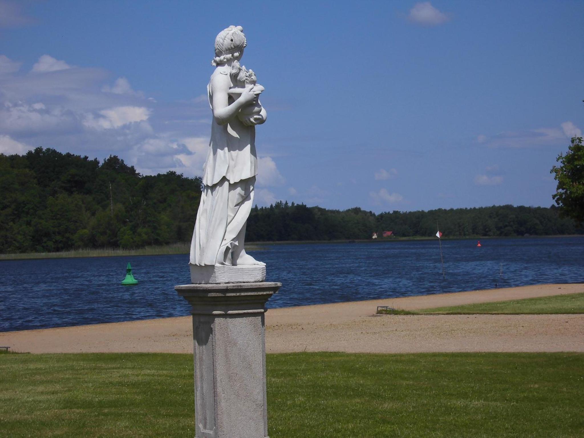 SchlossparkFerienwohnungen Rheinsberg mit Garten