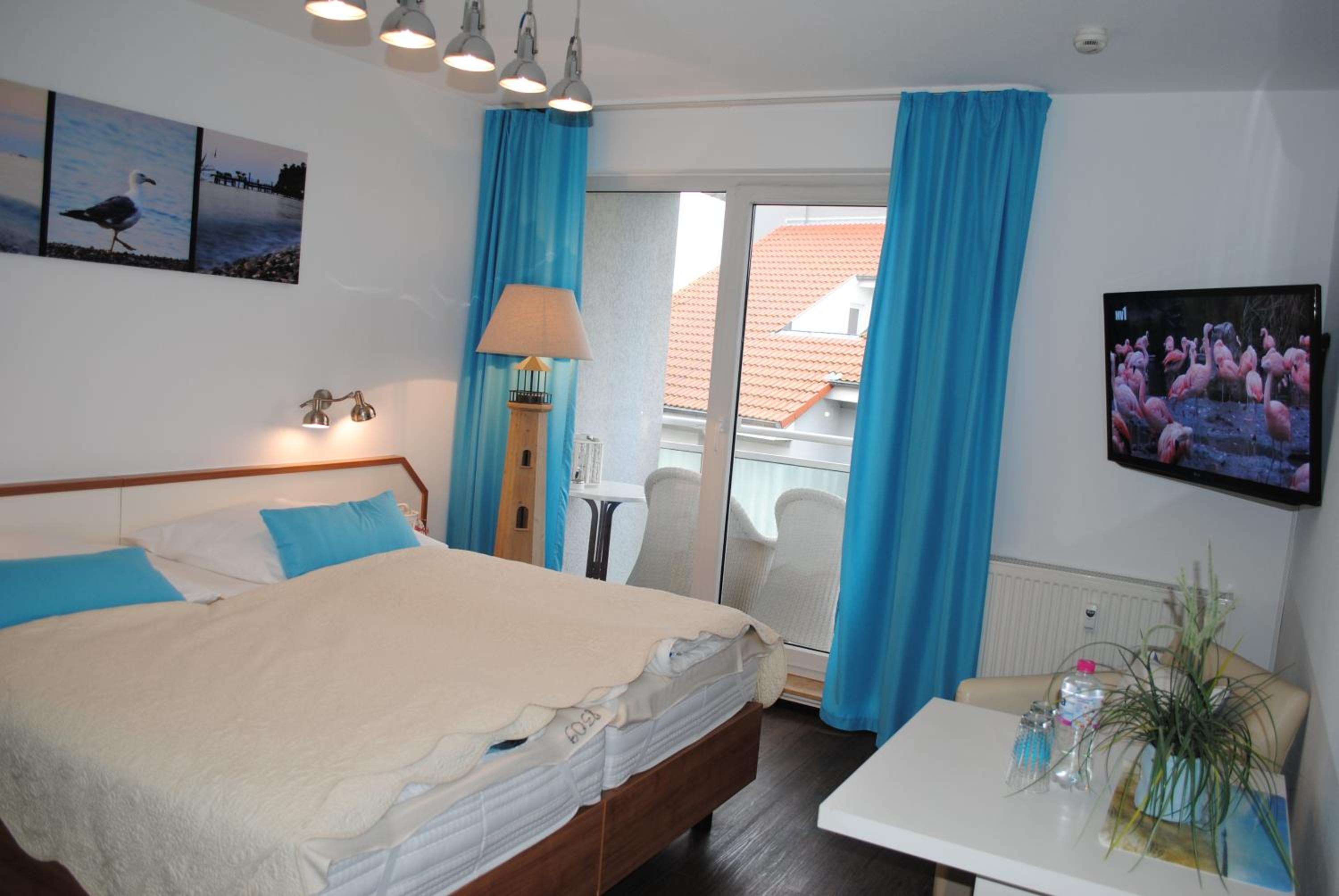 Ferienwohnung Yachthafentraum direkt, am Strand, Seebrücke,Hafen, Shopping