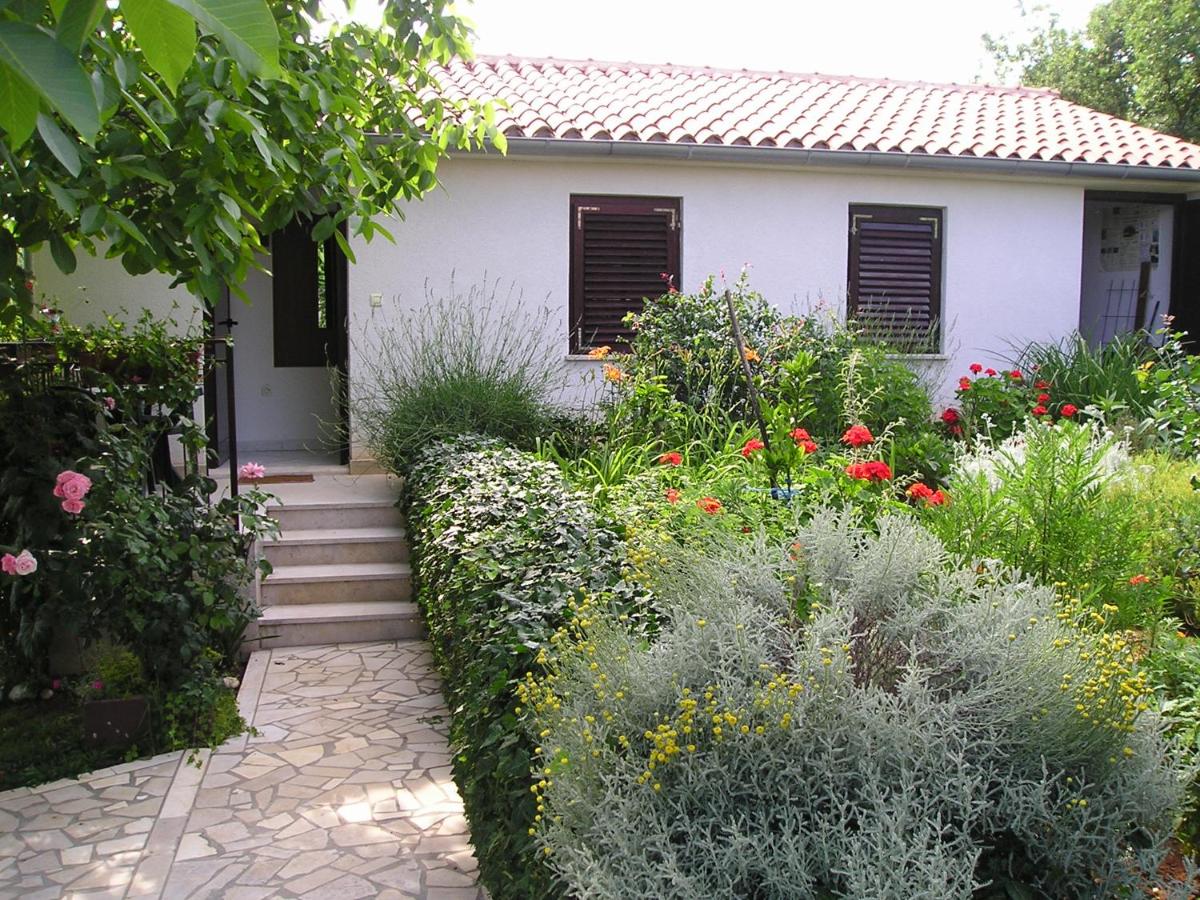 Lavanda Vacation Home. view 3