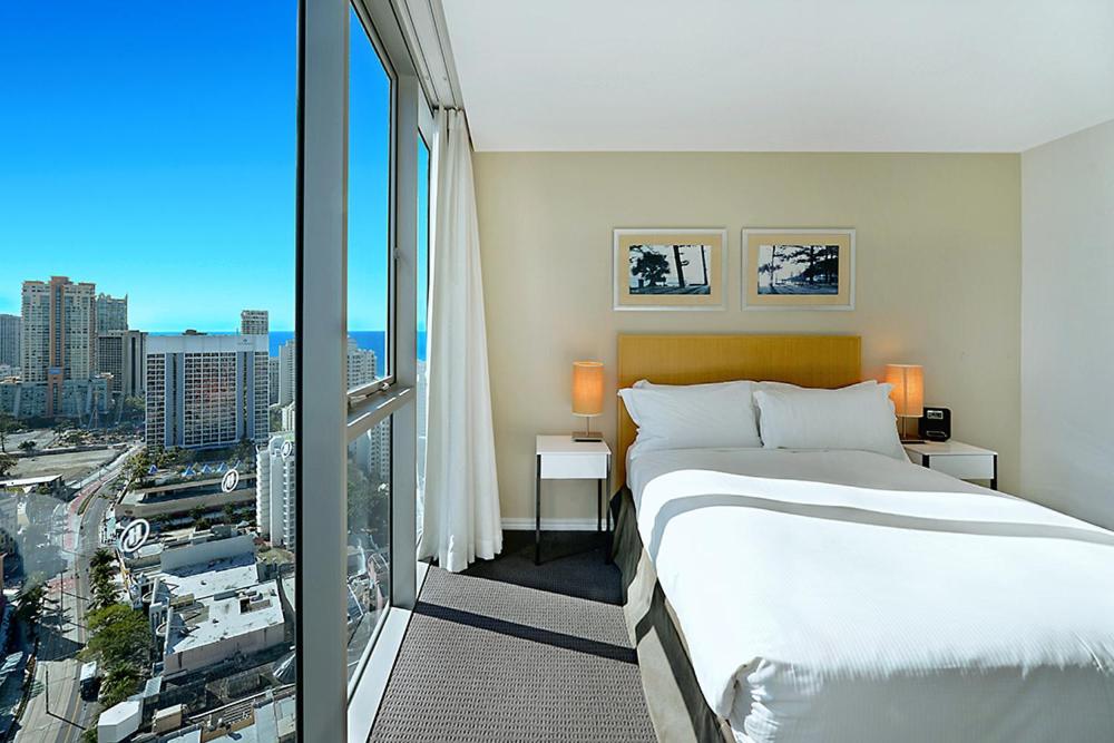 Number 1 H Residences - WiFi, Parking & More by Gold Coast Holidays
