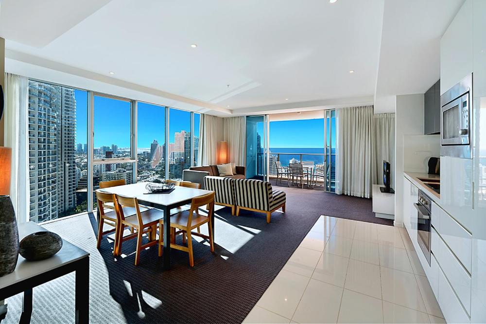 Number 1 H Residences - WiFi, Parking & More by Gold Coast Holidays