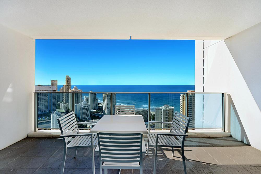 Number 1 H Residences - WiFi, Parking & More by Gold Coast Holidays