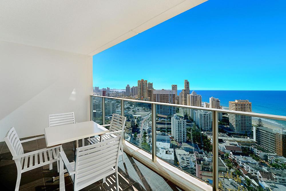 Number 1 H Residences - WiFi, Parking & More by Gold Coast Holidays
