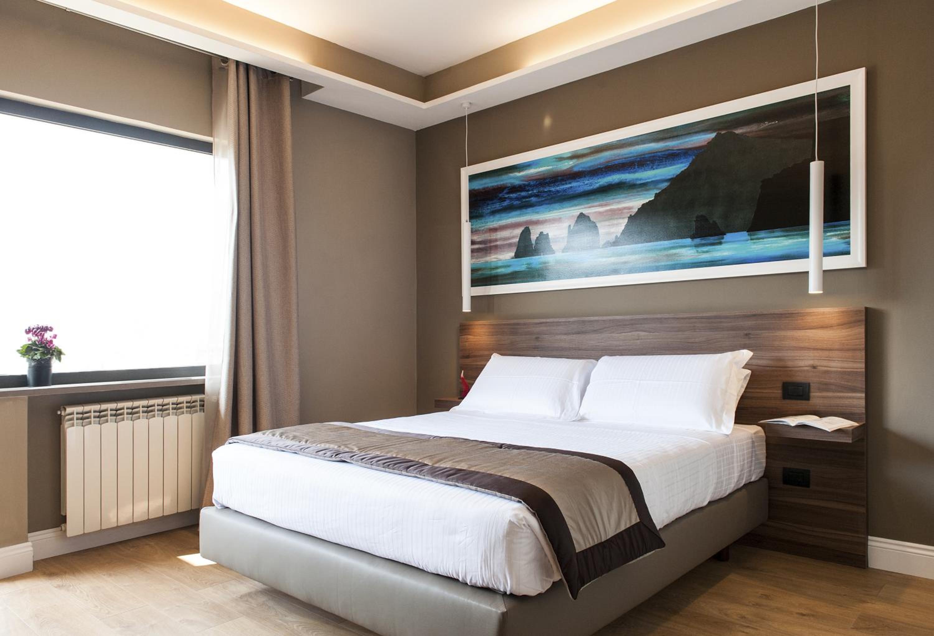 7th Floor Suite