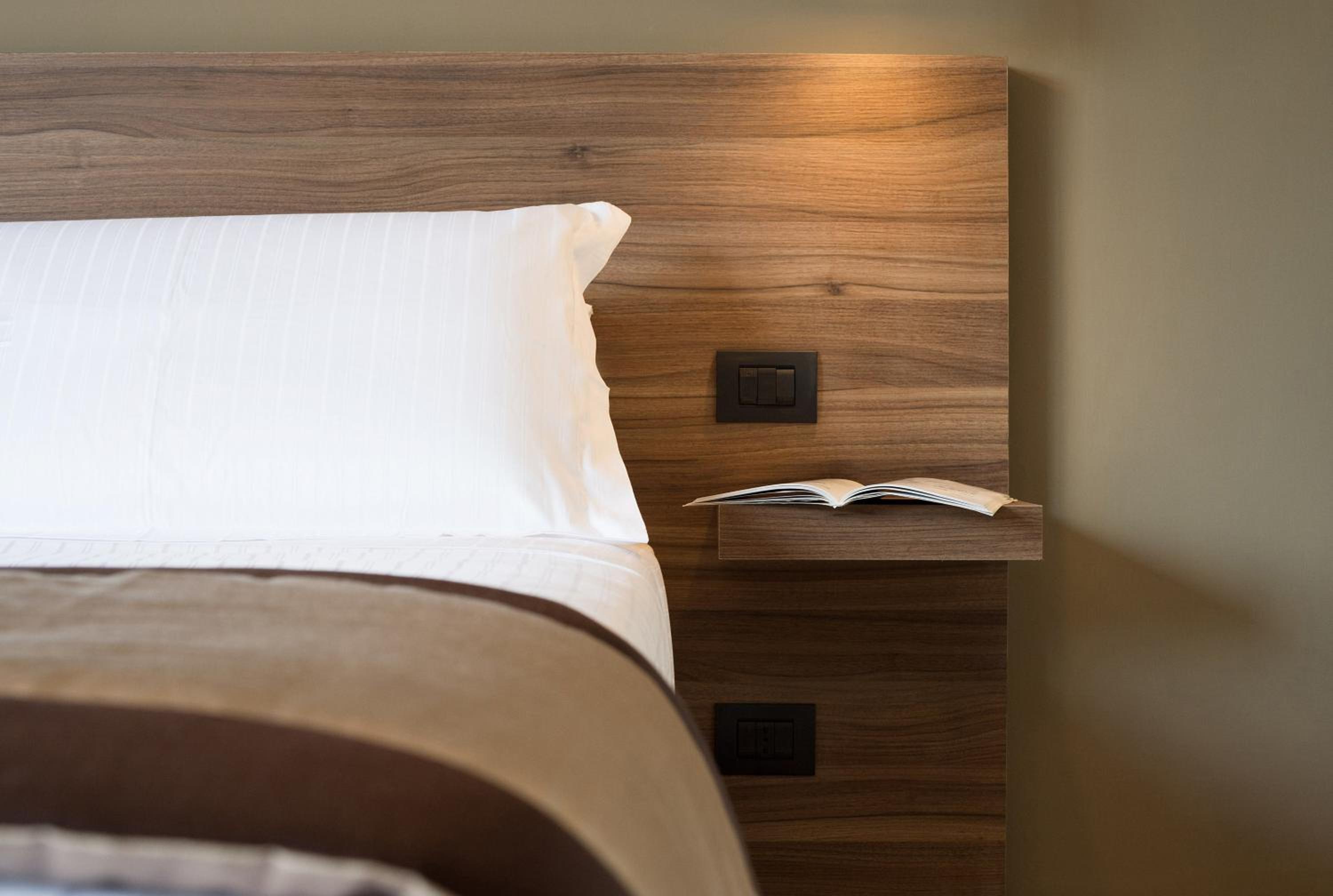 7th Floor Suite