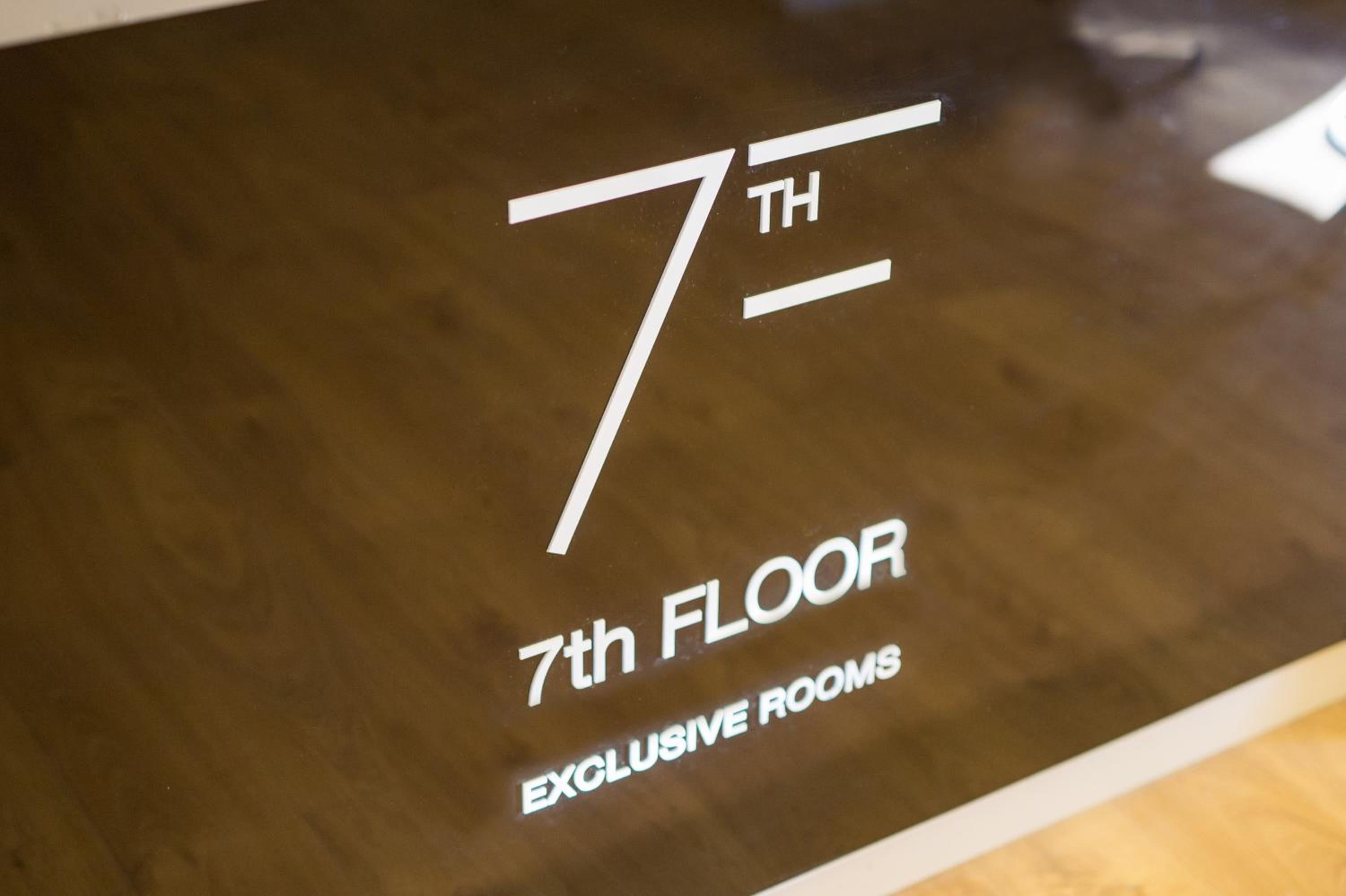 7th Floor Suite