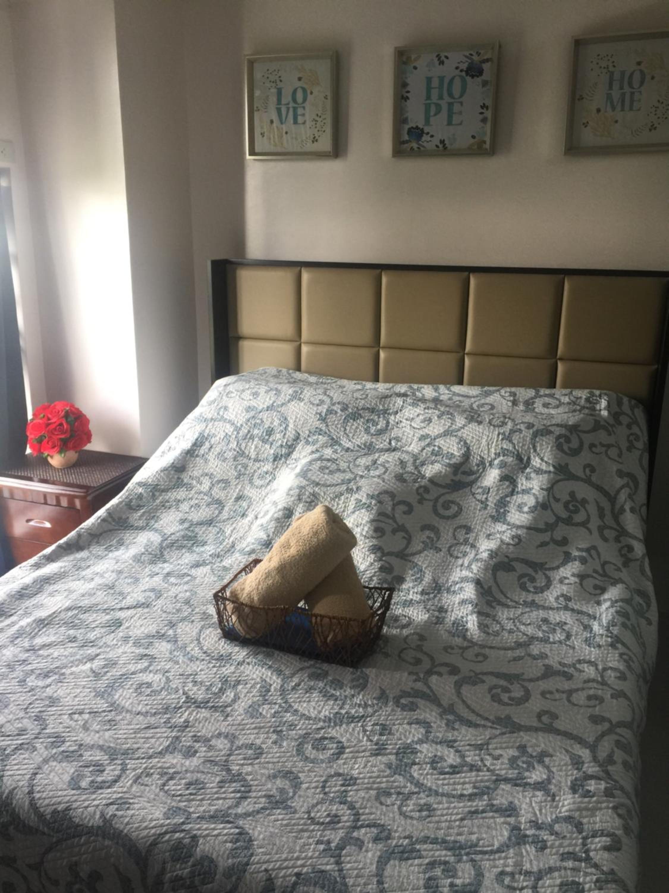 Blissful Hill Tagaytay Condotel with Netflix