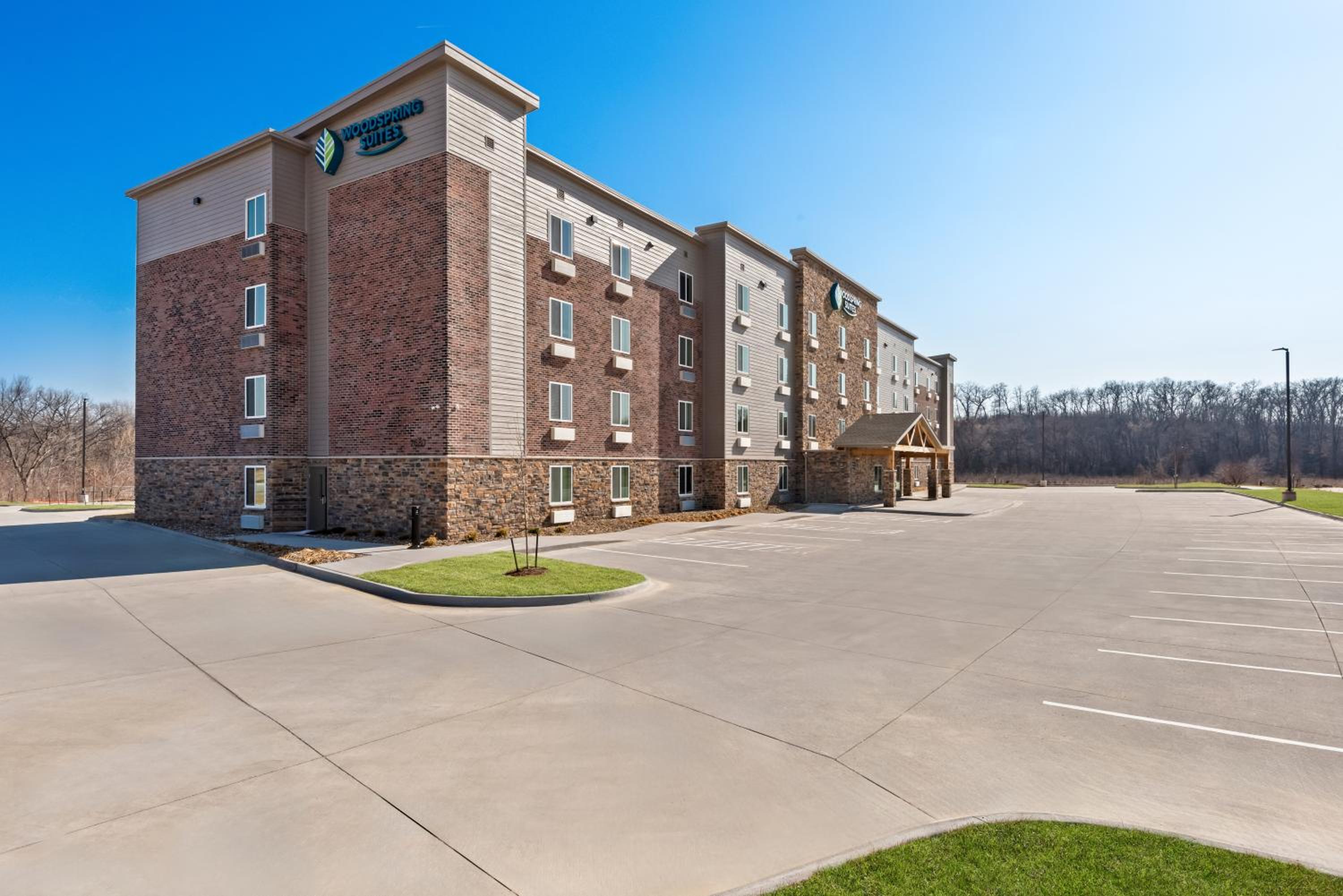 WoodSpring Suites Coralville Iowa City