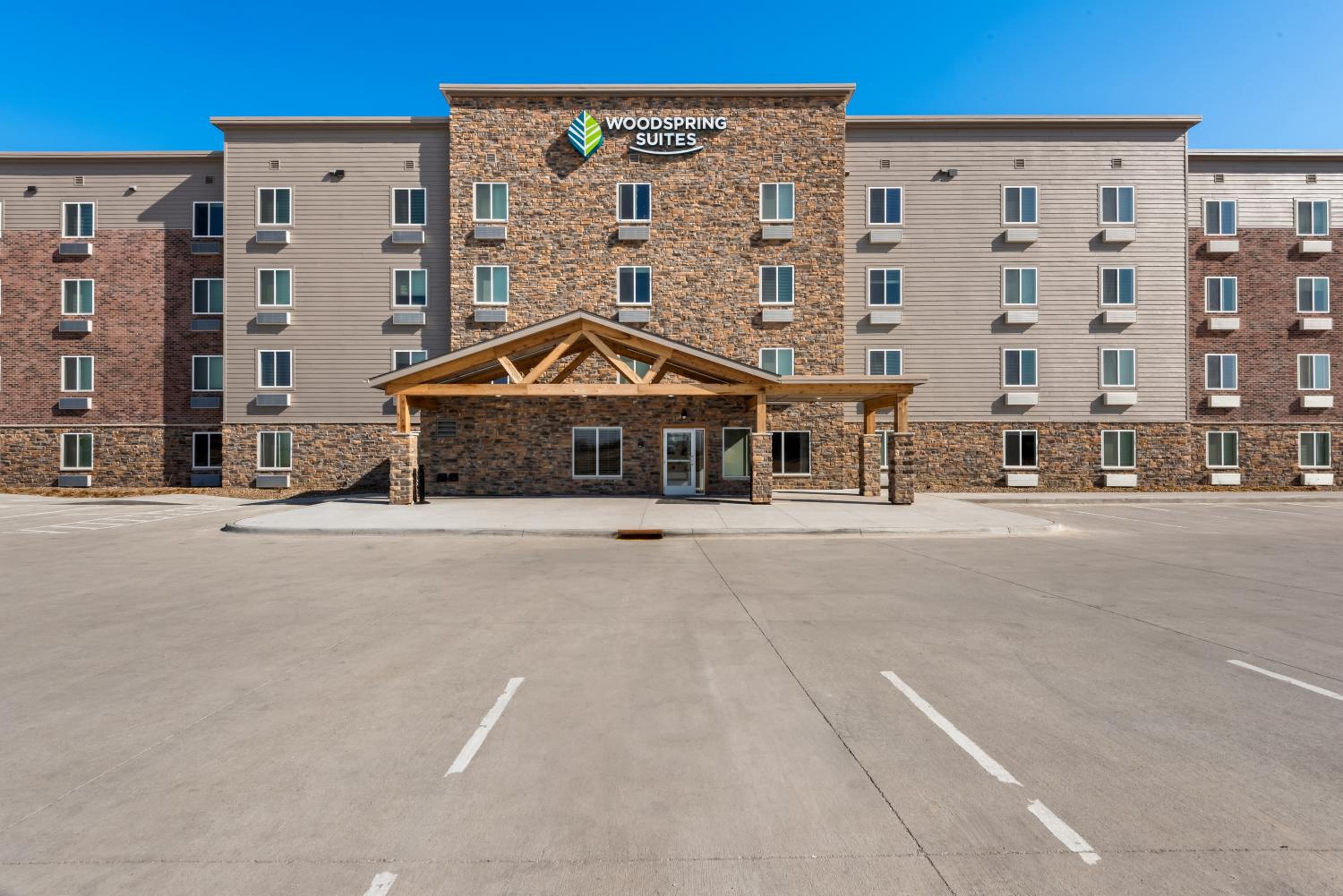 WoodSpring Suites Coralville Iowa City