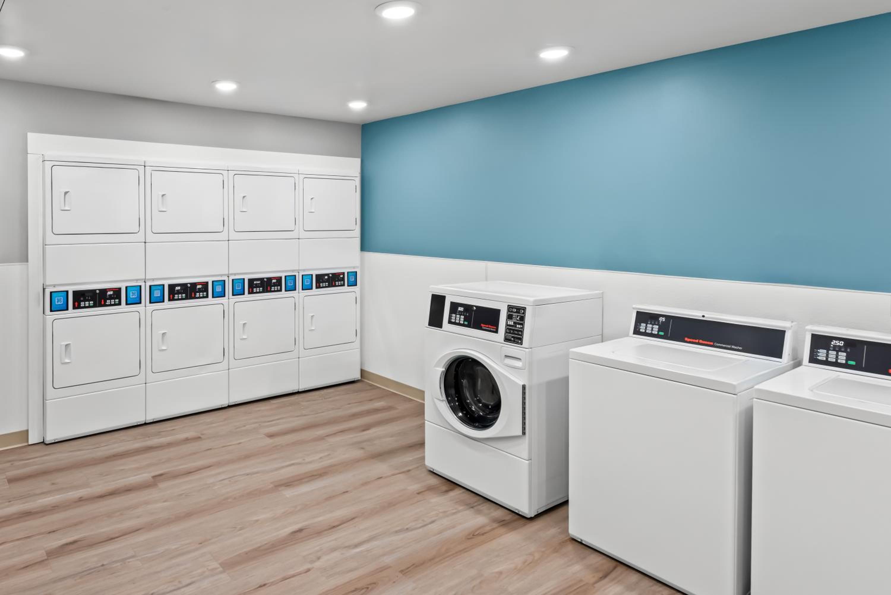 WoodSpring Suites Coralville Iowa City