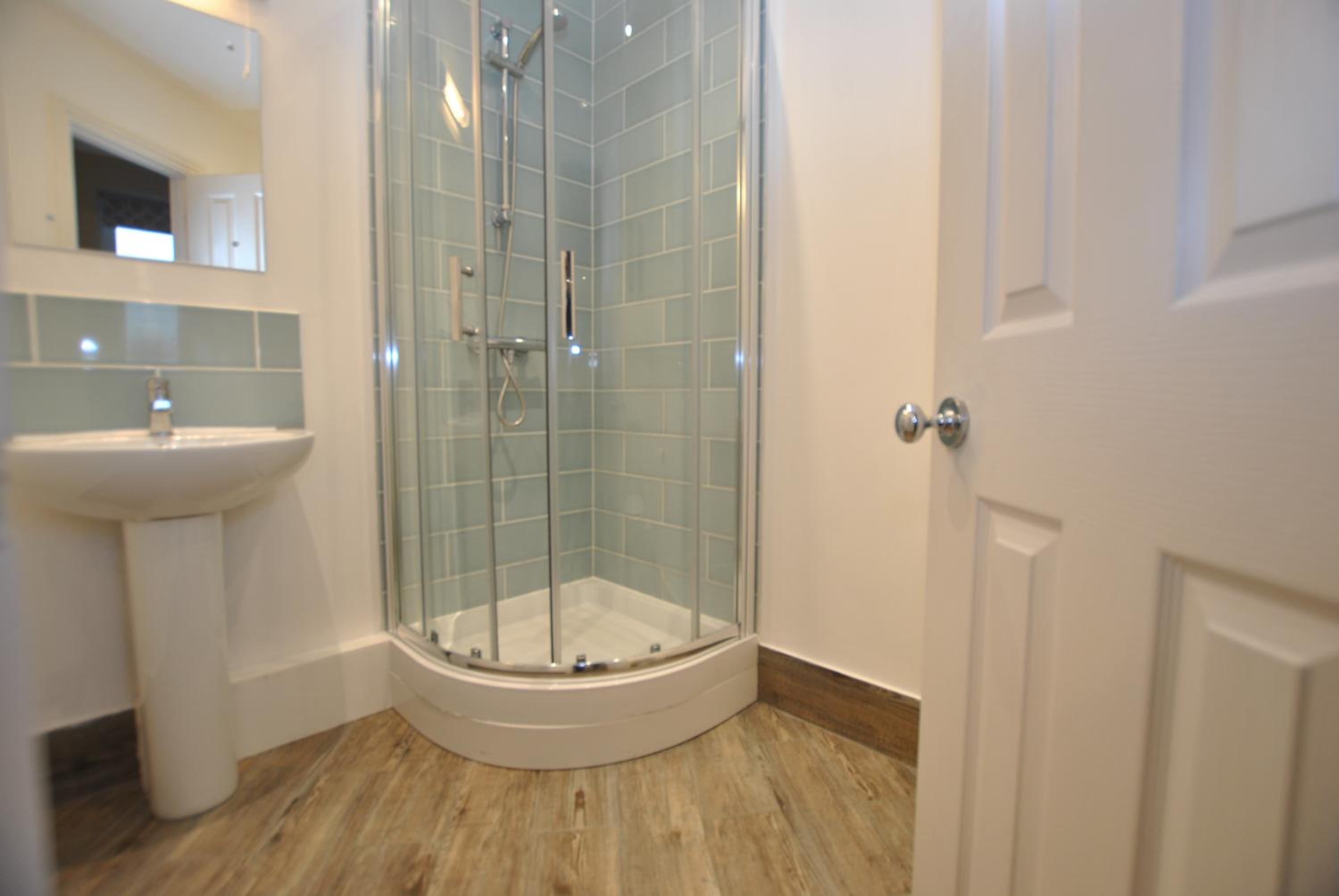 Lord Raglan House One Bedroom with Parking