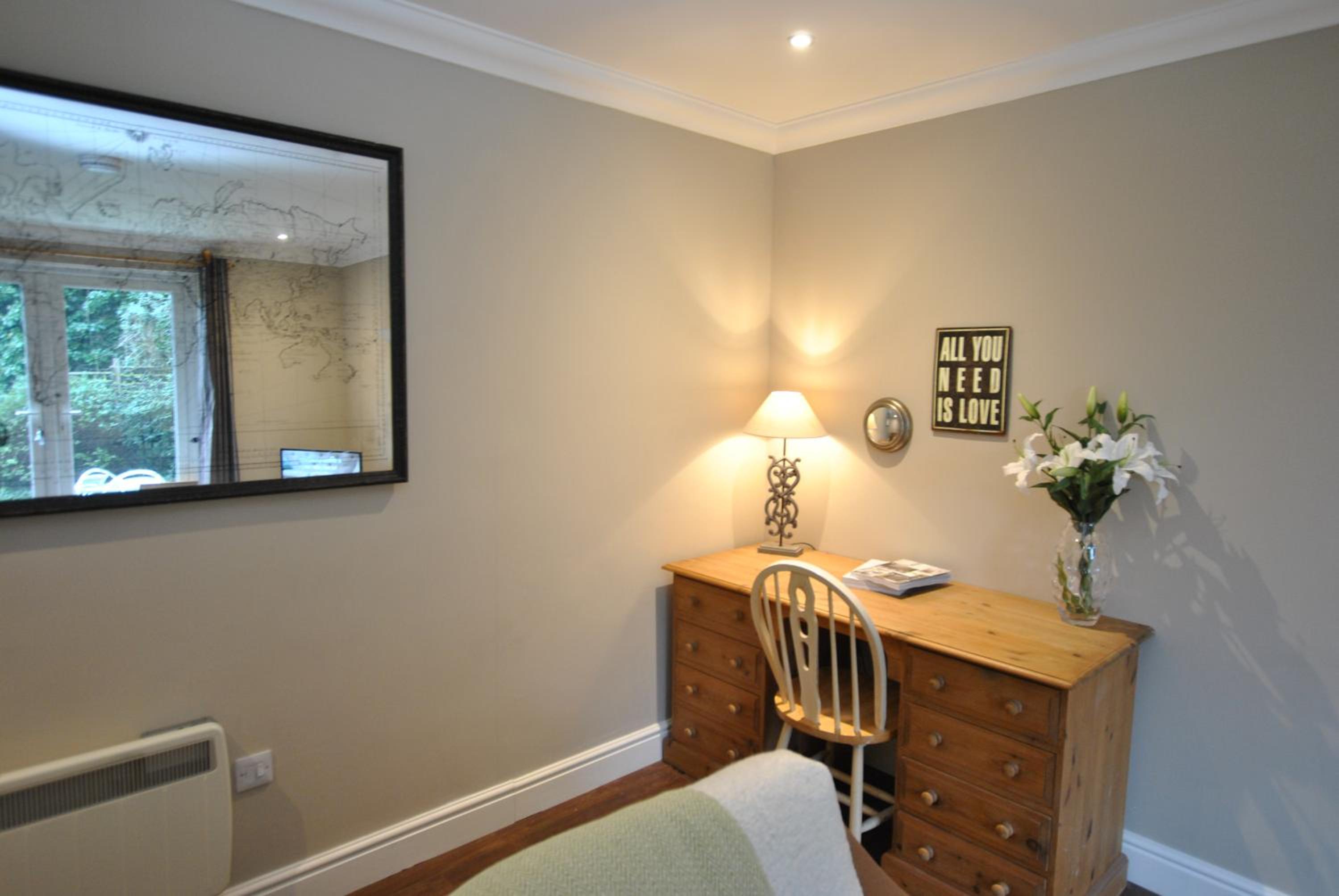 Lord Raglan House One Bedroom with Parking