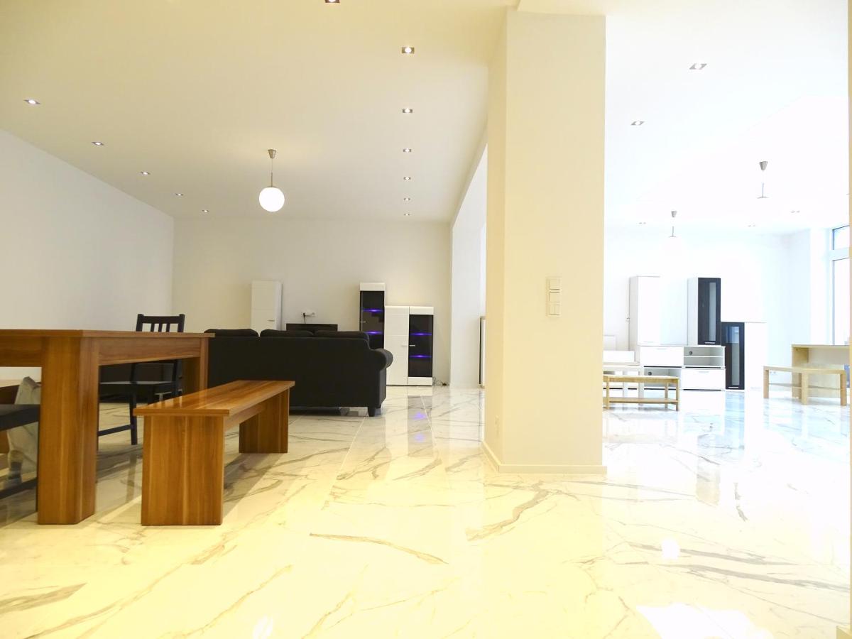 AVI City Apartments KingHouse
