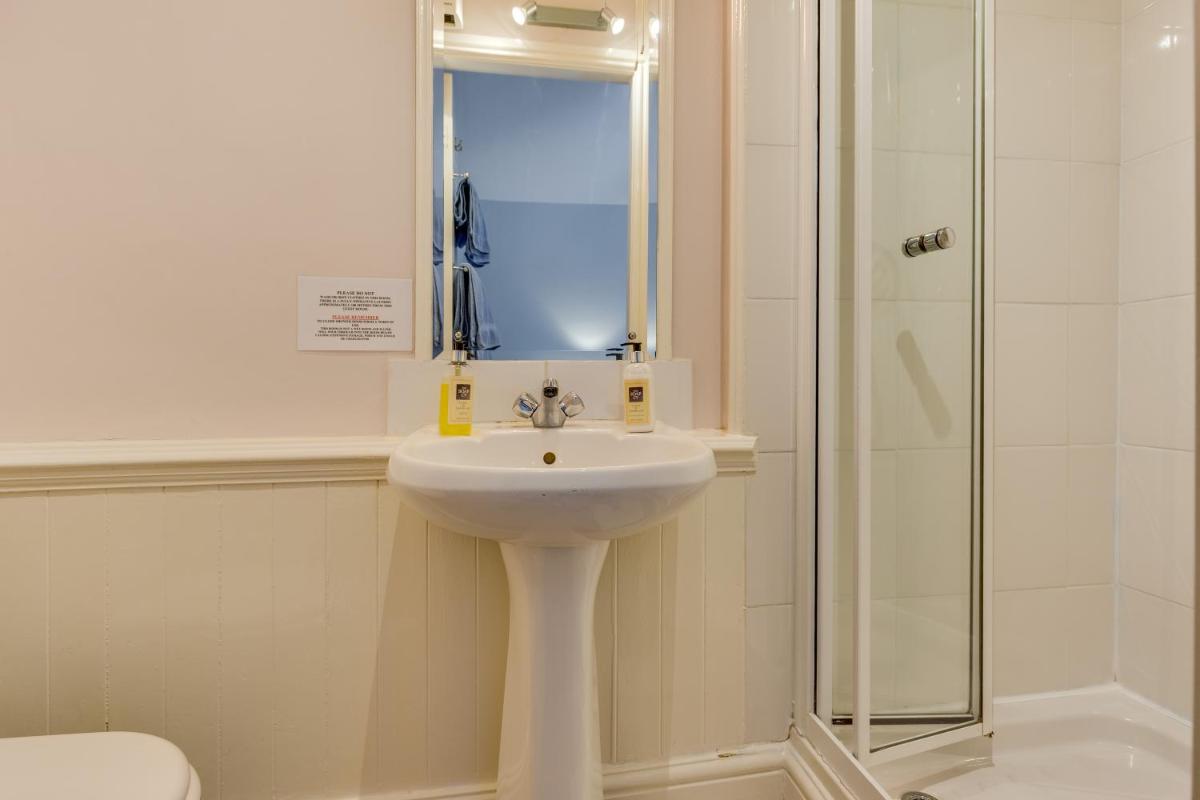 Ashleigh House - Room Only