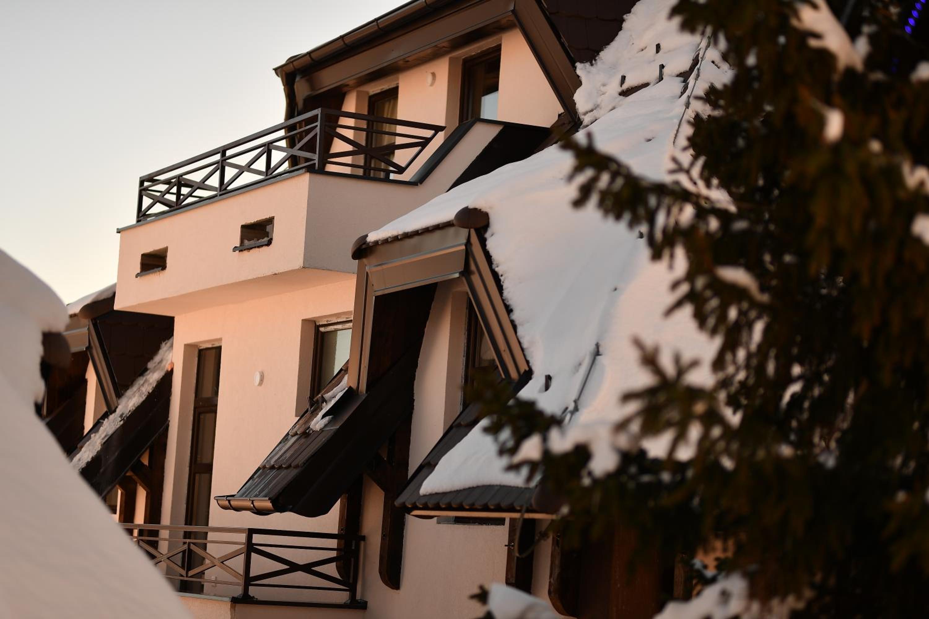 Dvori Apartments