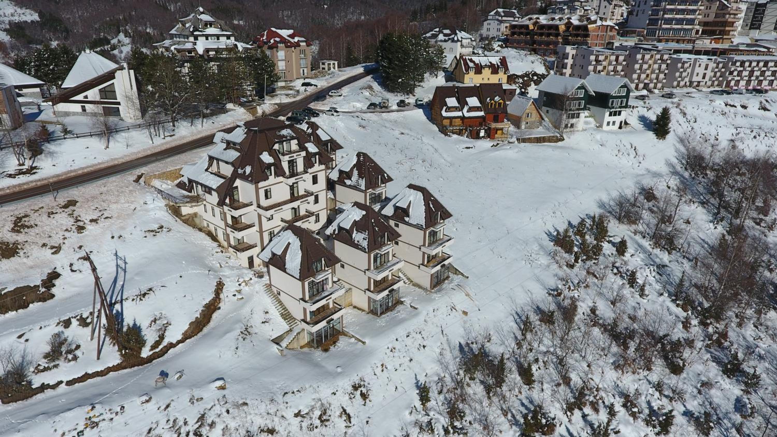 Dvori Apartments