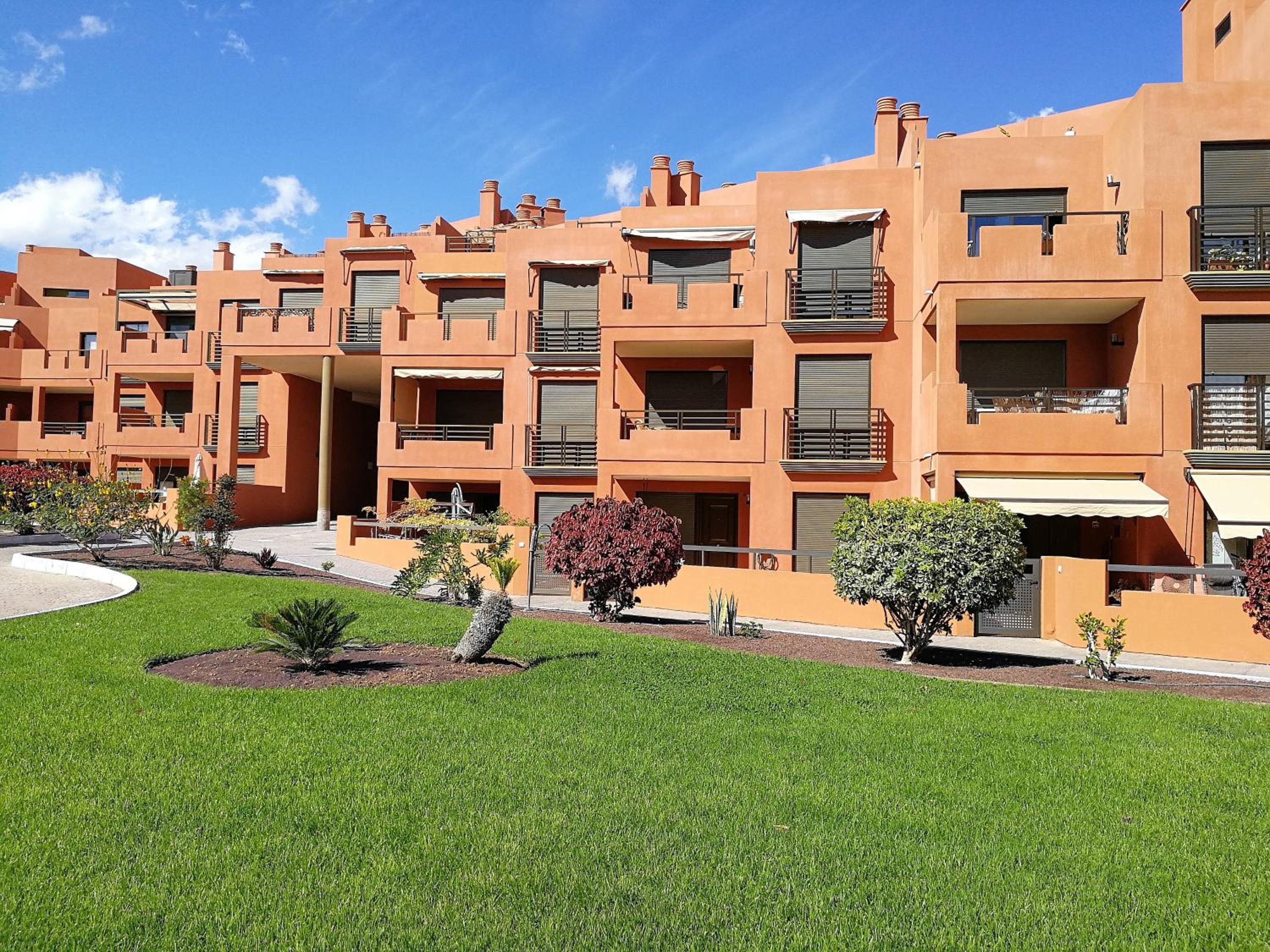 alquilaencanarias El Medano Sotavento, Great Terrace and beach view 2