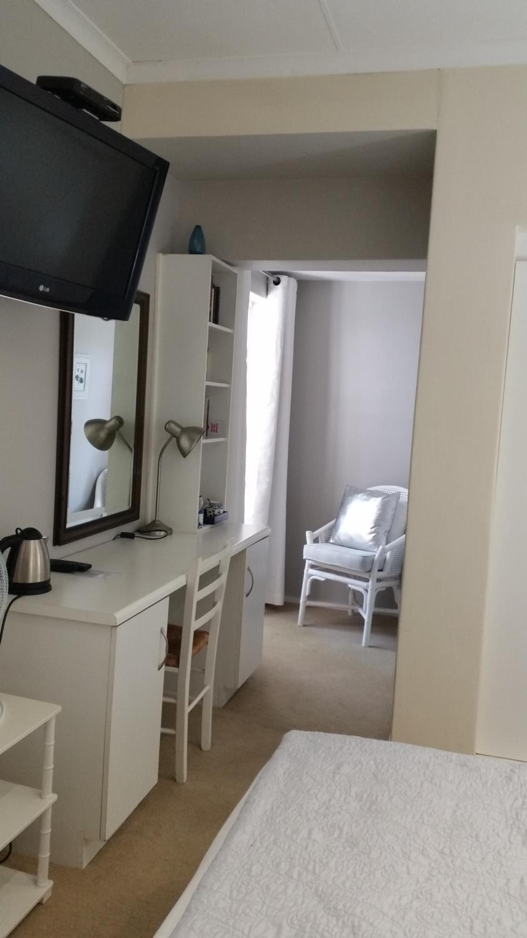 Rosebank Lodge Guesthouse by Claires