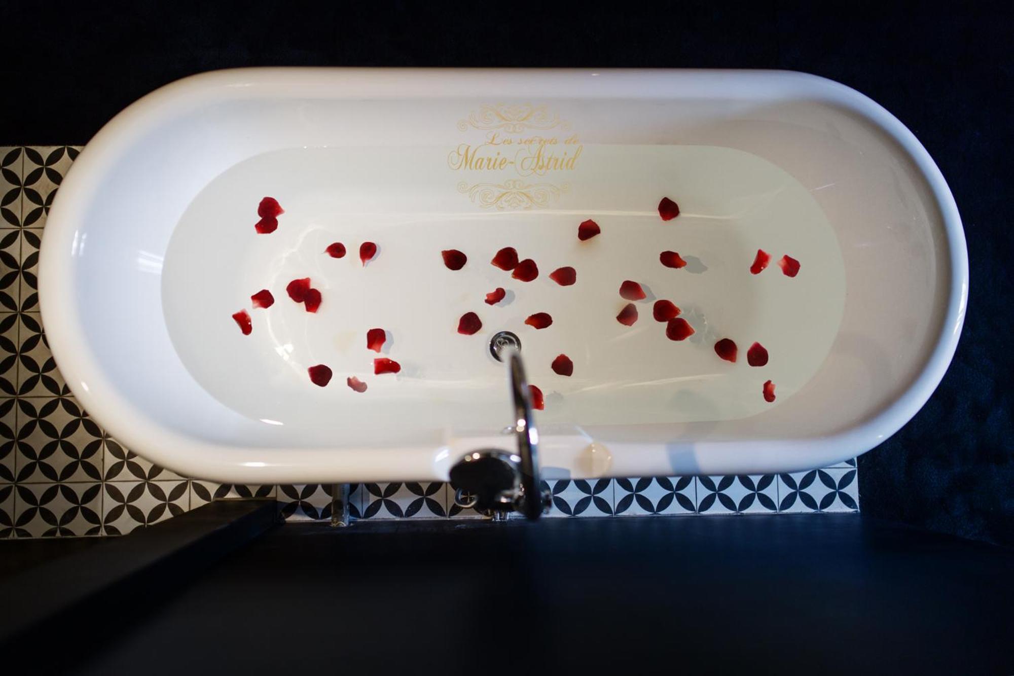 Les Secrets de Marie-Astrid, Suite Love Room