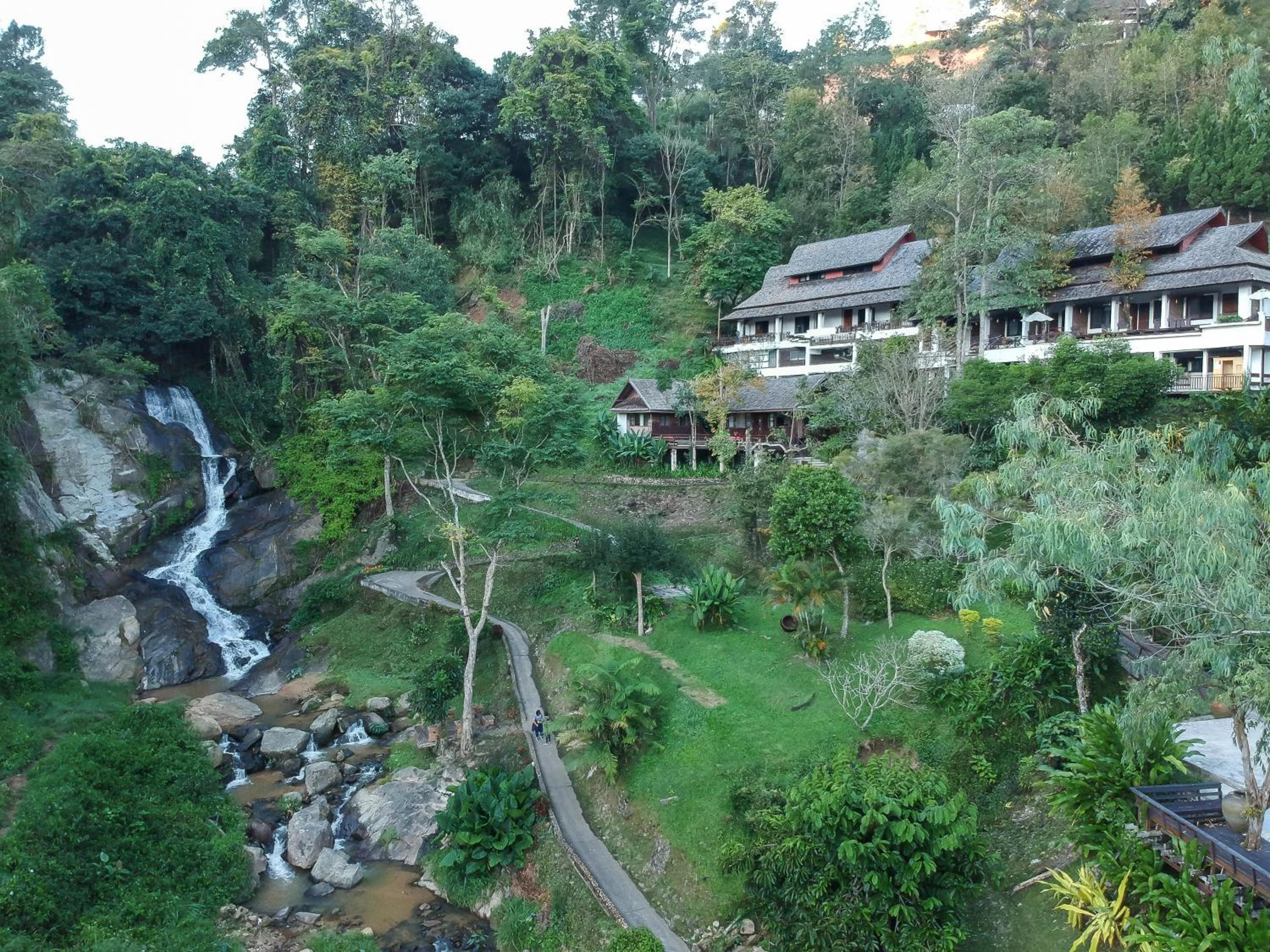 J Valley Resort