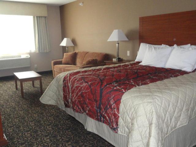 Canby Inn and Suites