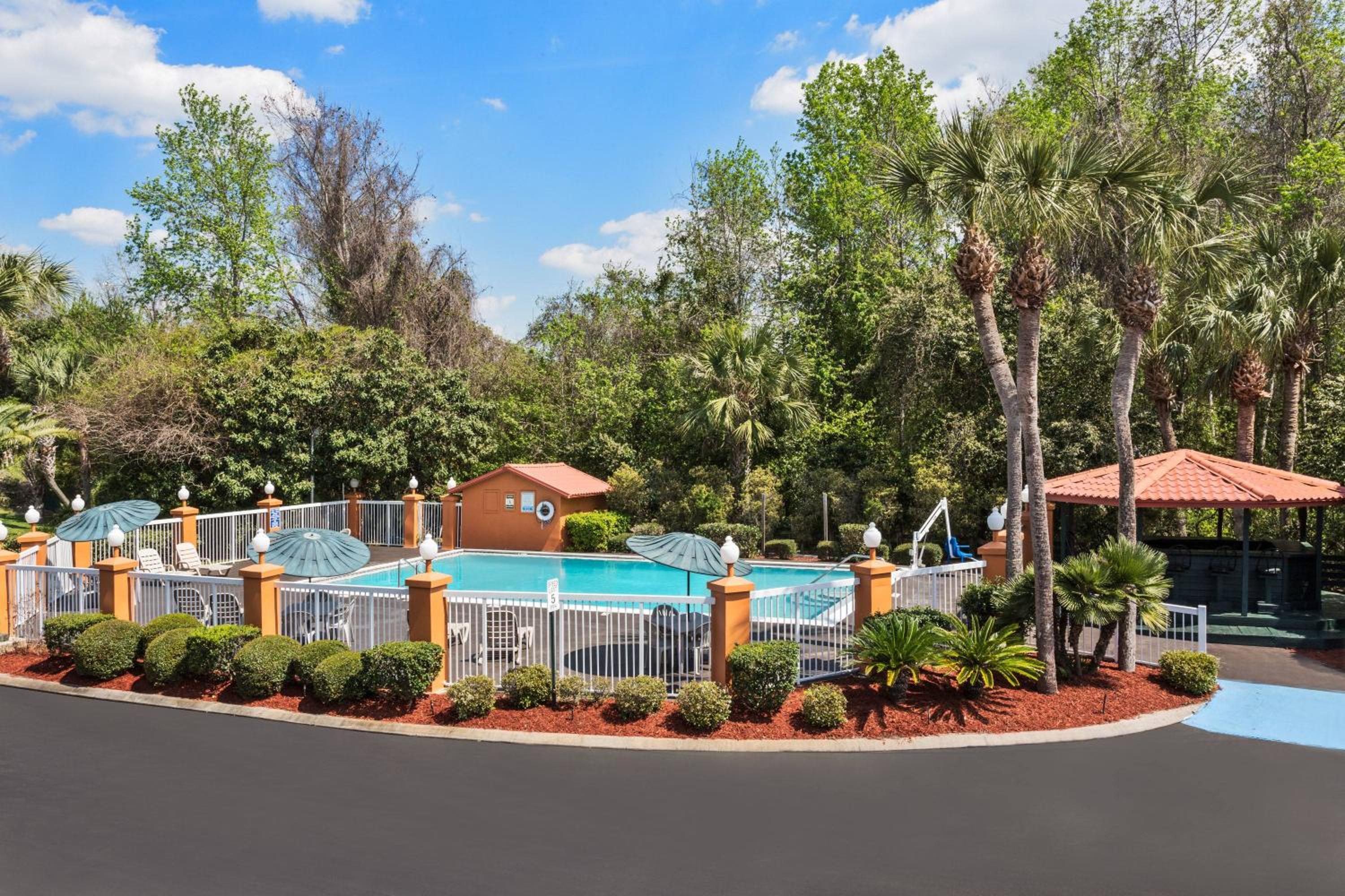 Lake City Vacations - Baymont by Wyndham Lake City - Property Image 29