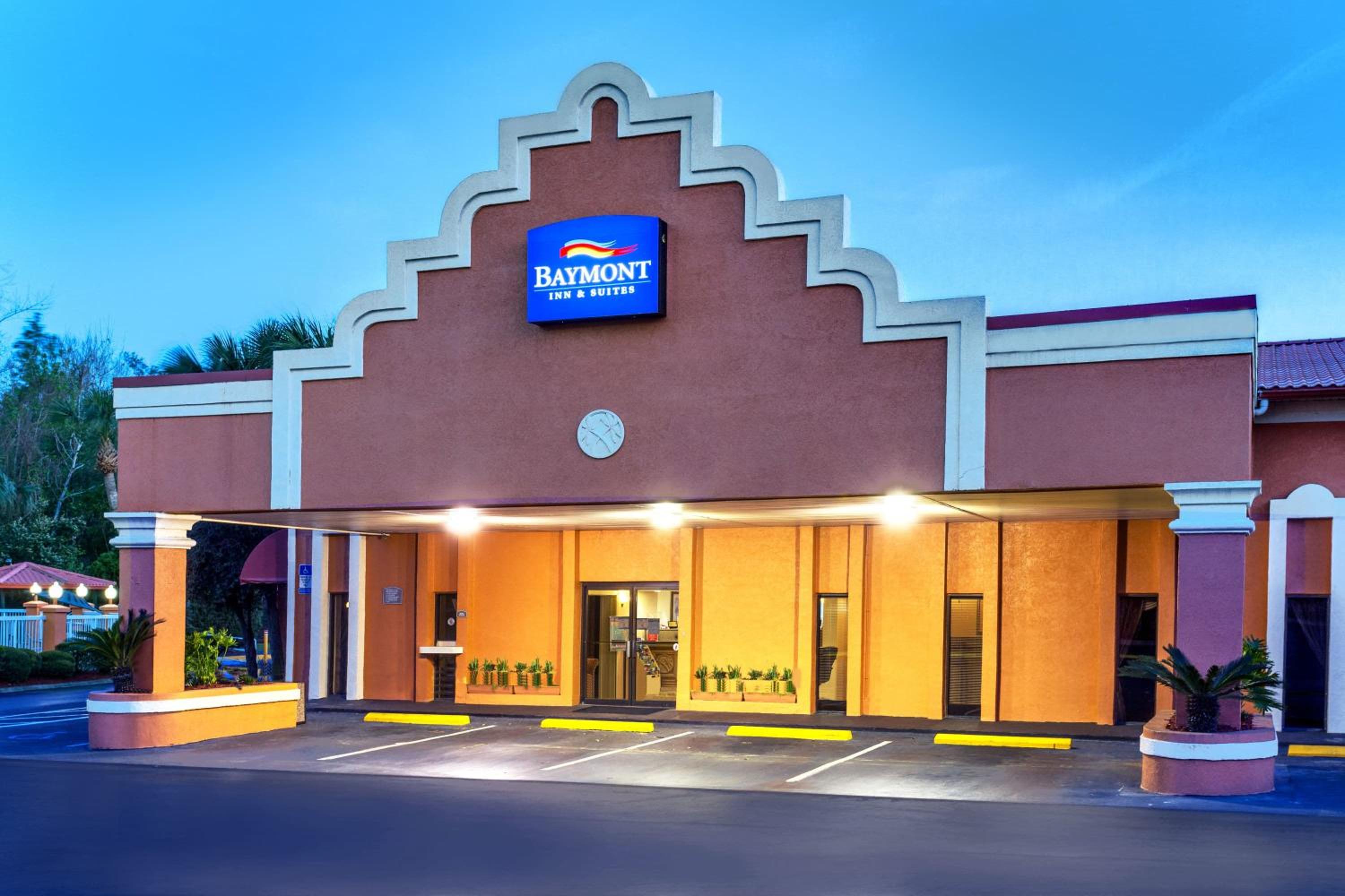 Lake City Vacations - Baymont by Wyndham Lake City - Property Image 2