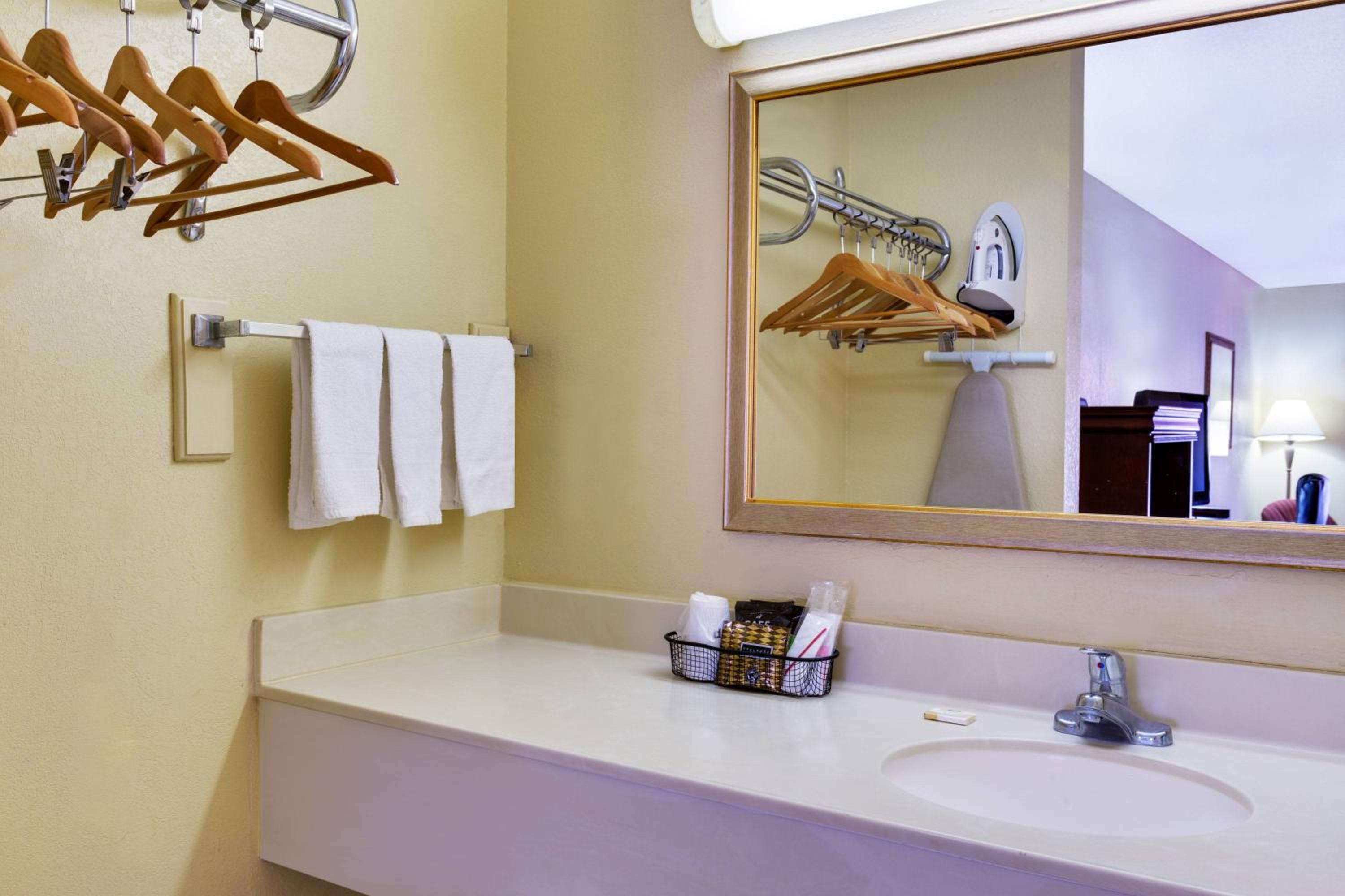 Lake City Vacations - Baymont by Wyndham Lake City - Property Image 49