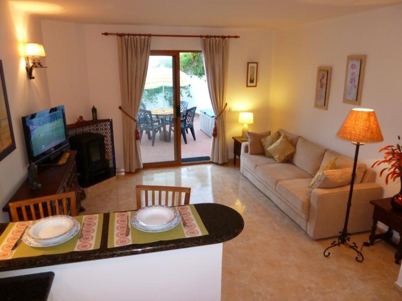 1 Bed Traditional Holiday Rental Cottage Oasis Capistrano Nerja Spain photo 4