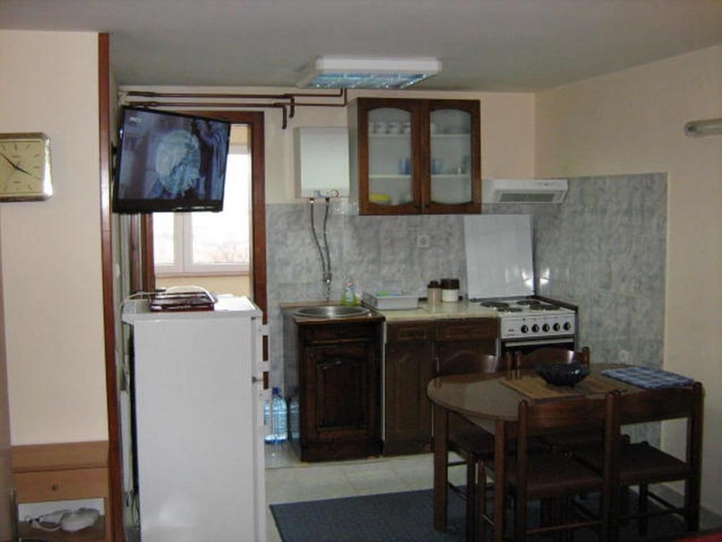 Photo 33