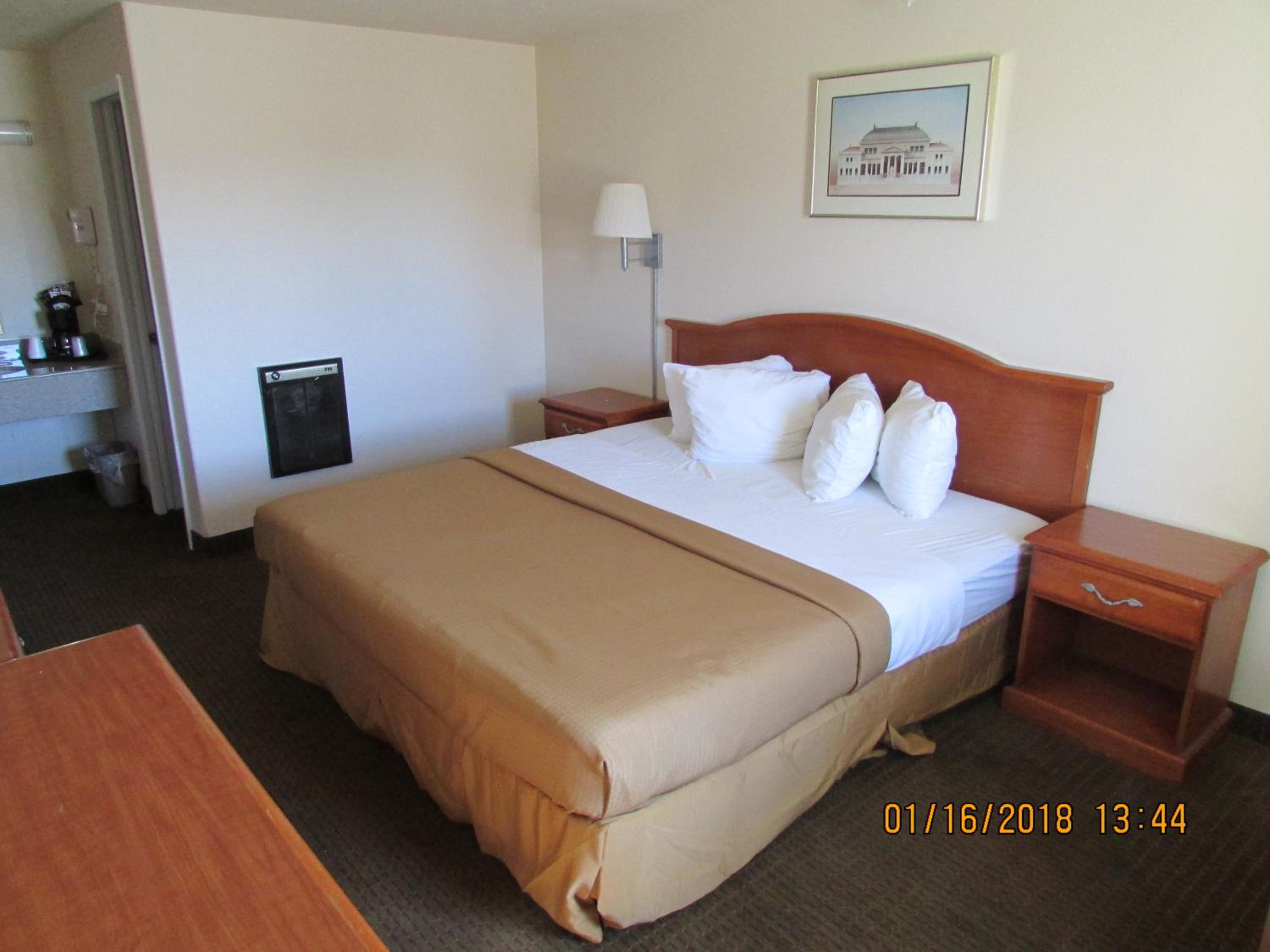Rock Springs Vacations - Western Inn - Green River - Property Image 5