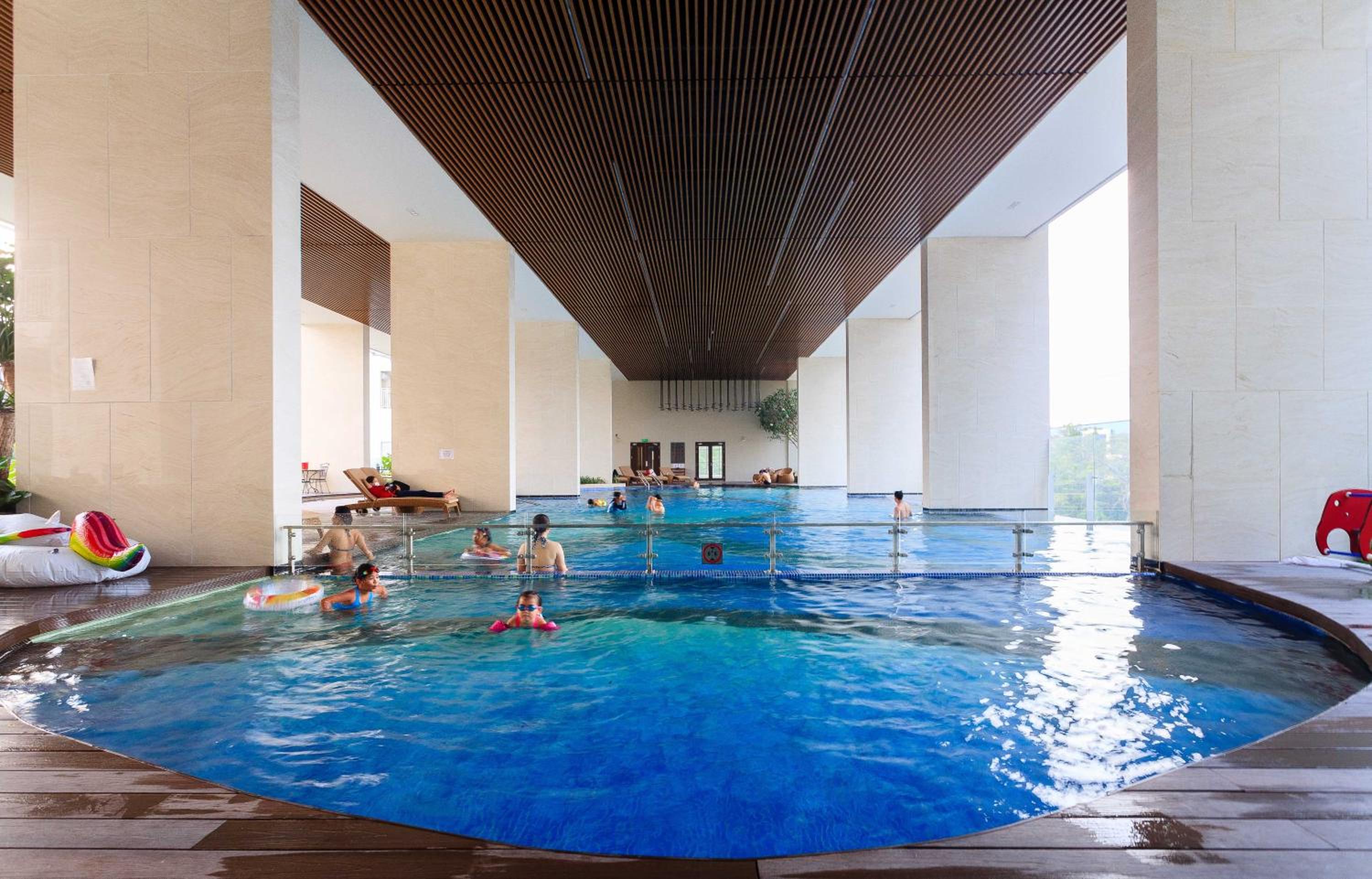 Kirakuan Luxury 2BR Pool/Gym
