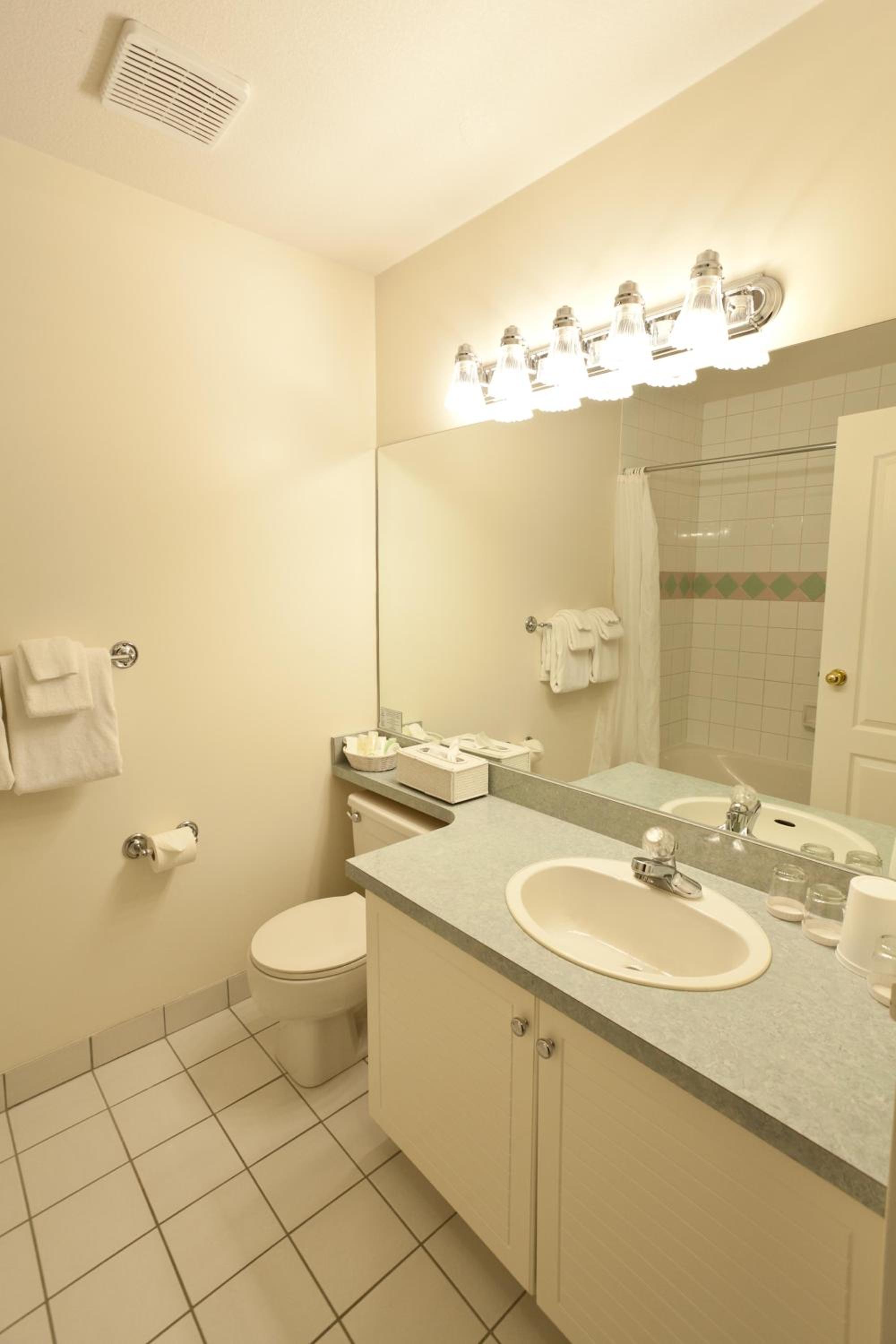 South Thompson Inn & Conference Centre 8