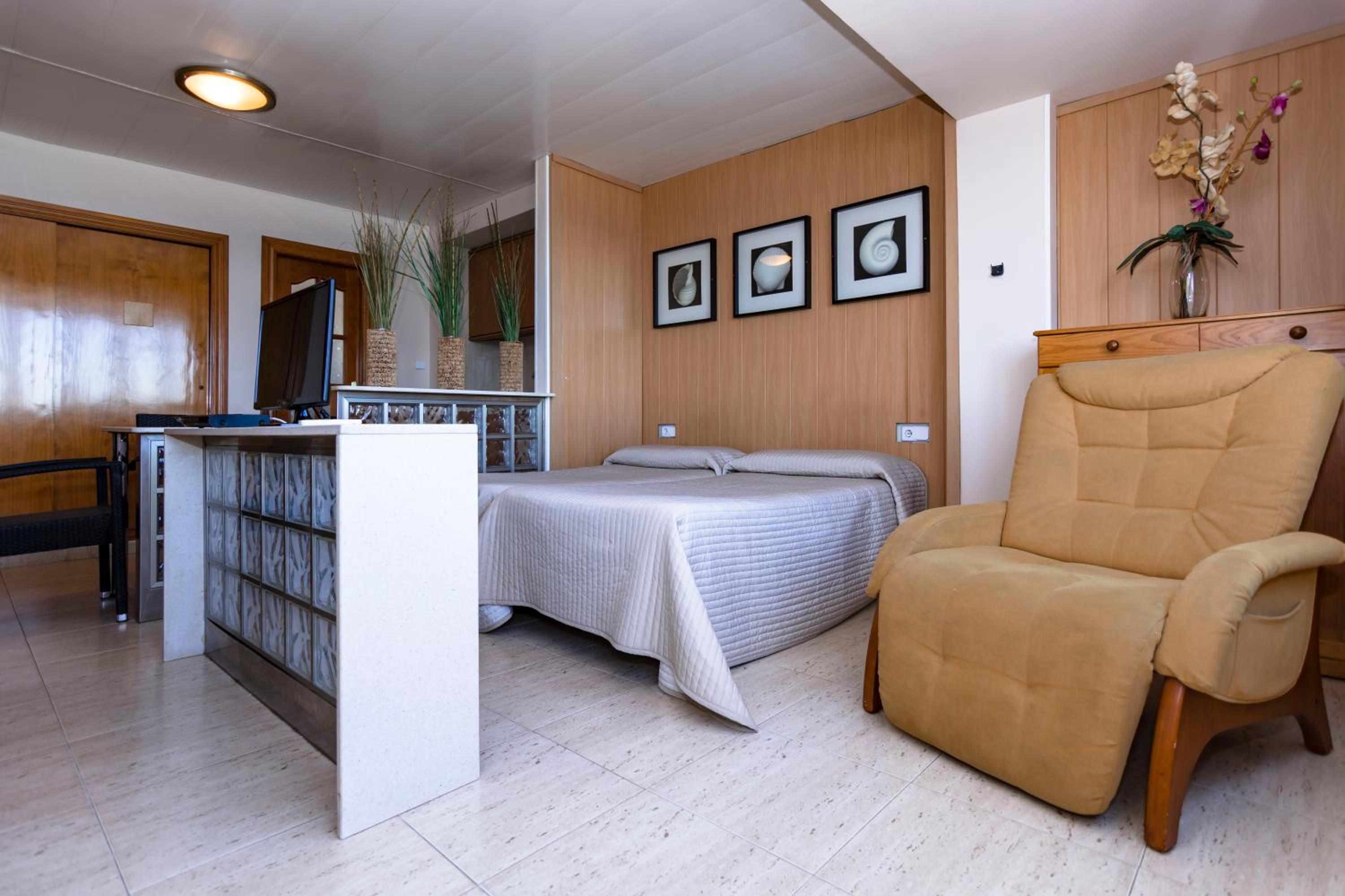 Carihuela Beach Apartamentos