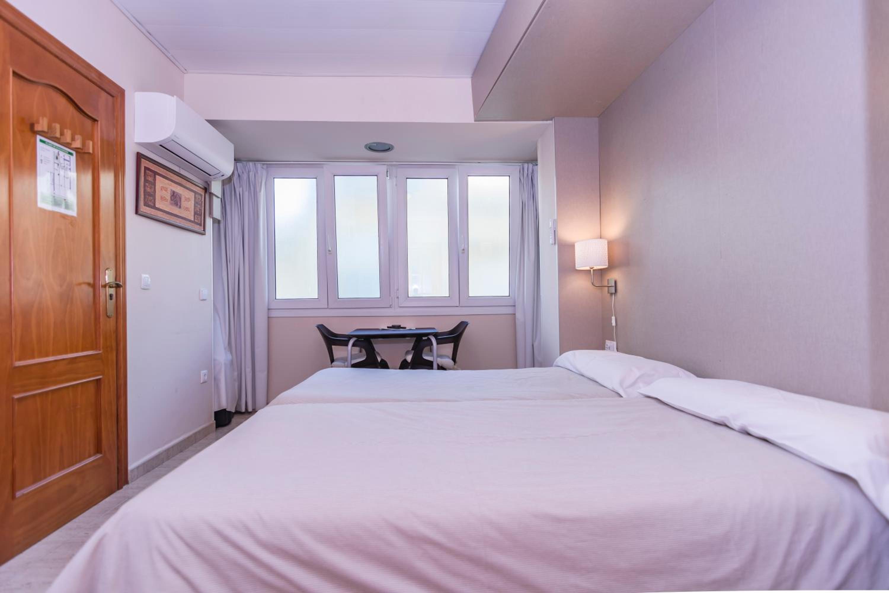 Carihuela Beach Apartamentos