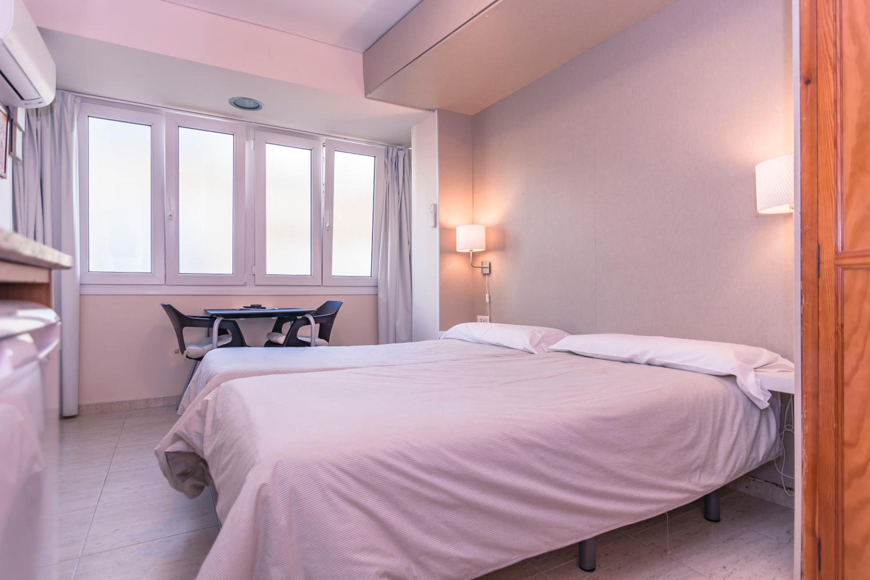Carihuela Beach Apartamentos