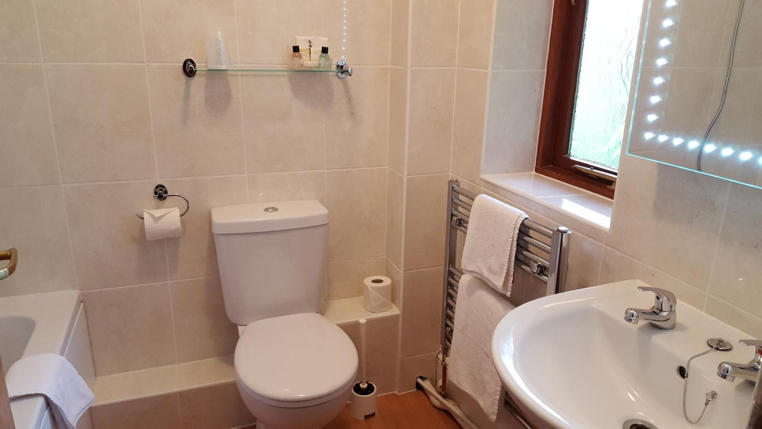 Bridgwater Vacations - Apple Tree Hotel - Property Image 18