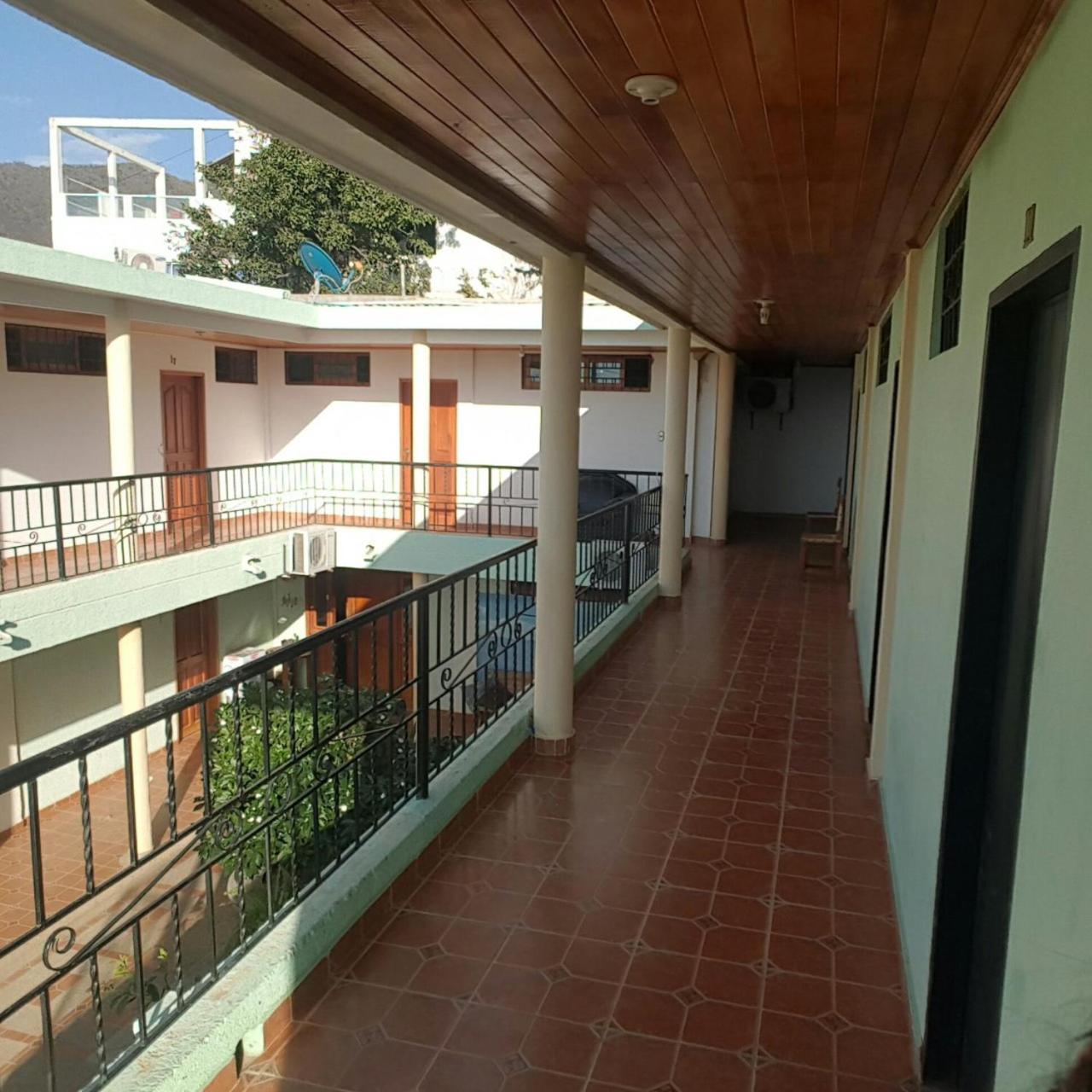 Hostal Dumbira