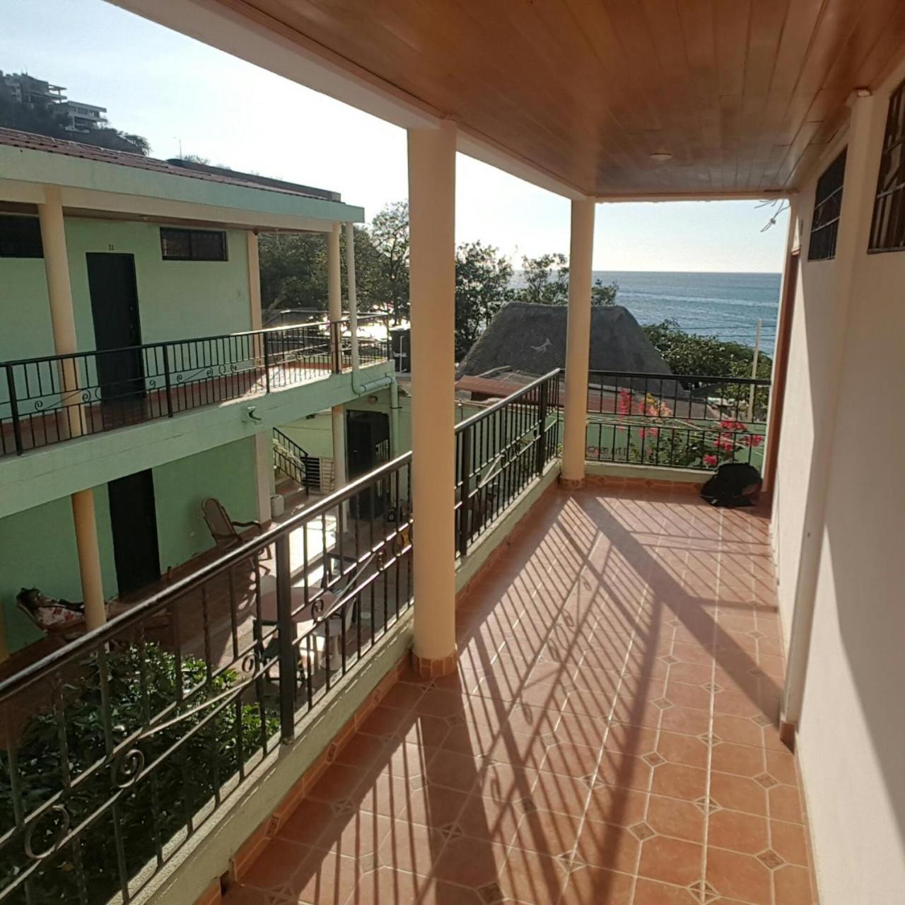 Hostal Dumbira