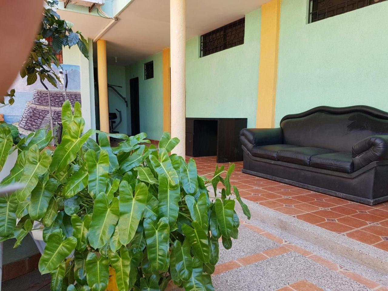 Hostal Dumbira