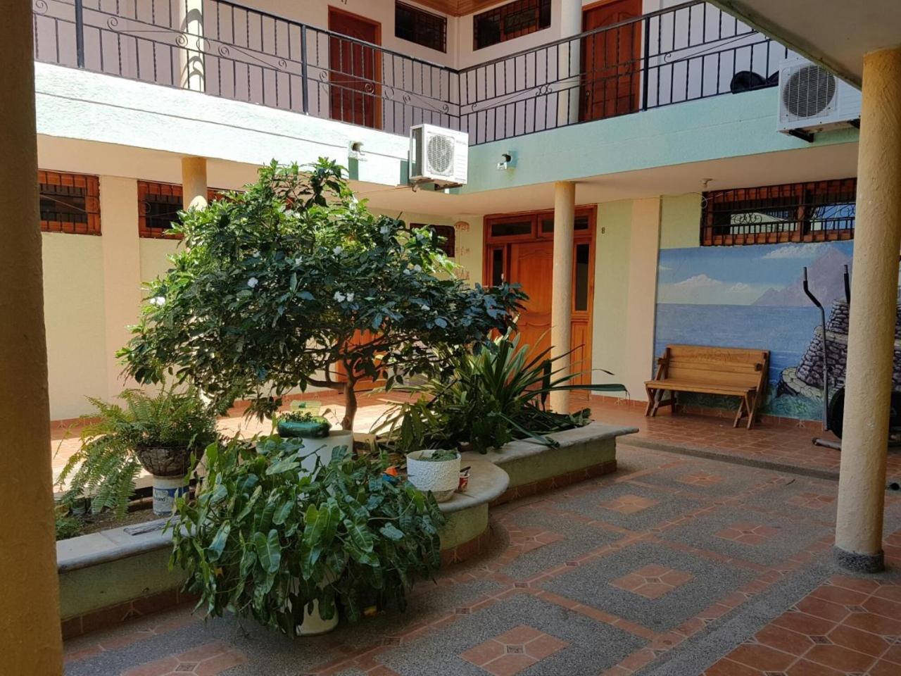 Hostal Dumbira