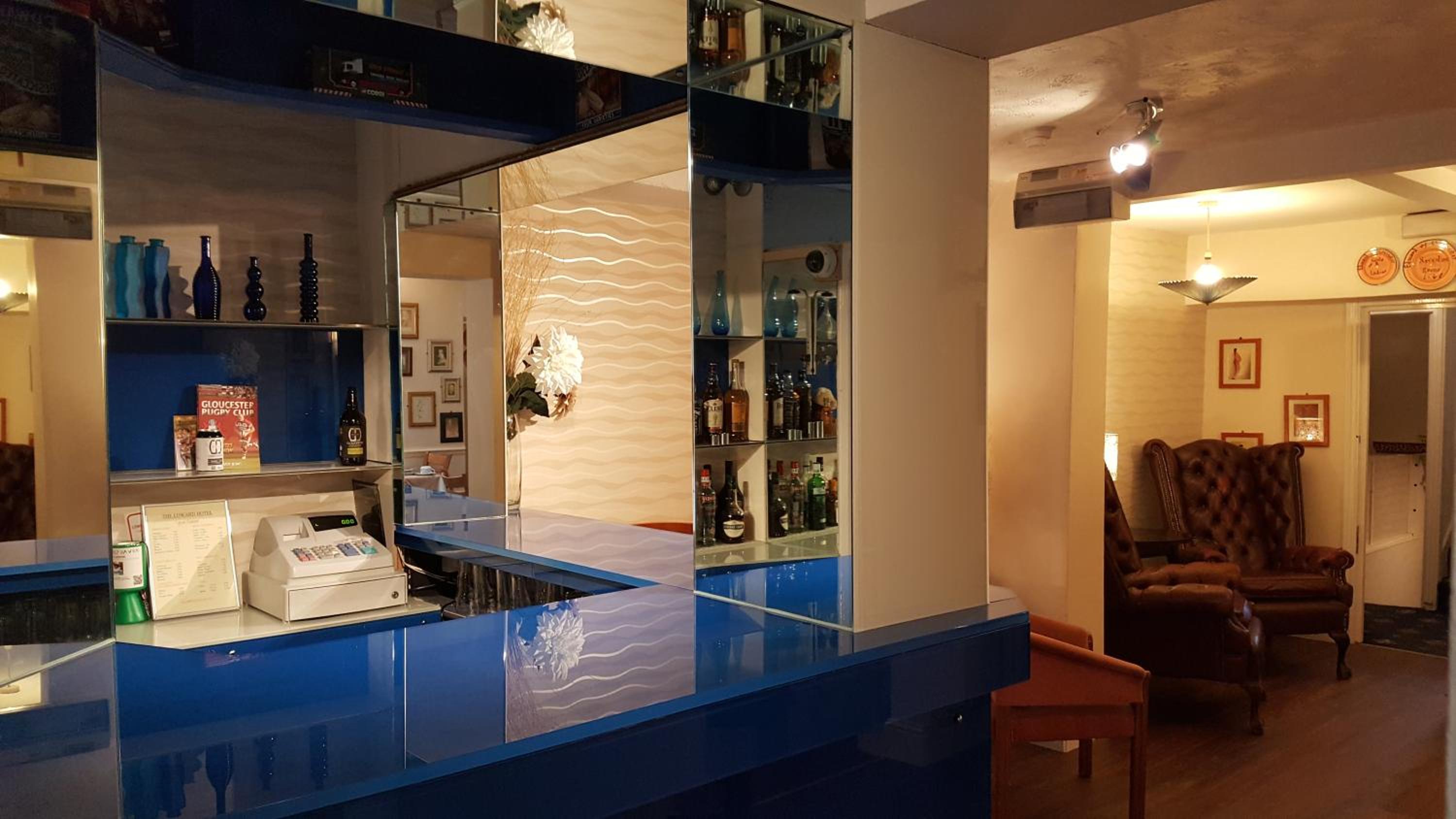 Gloucester Vacations - Edward Hotel - Property Image 2
