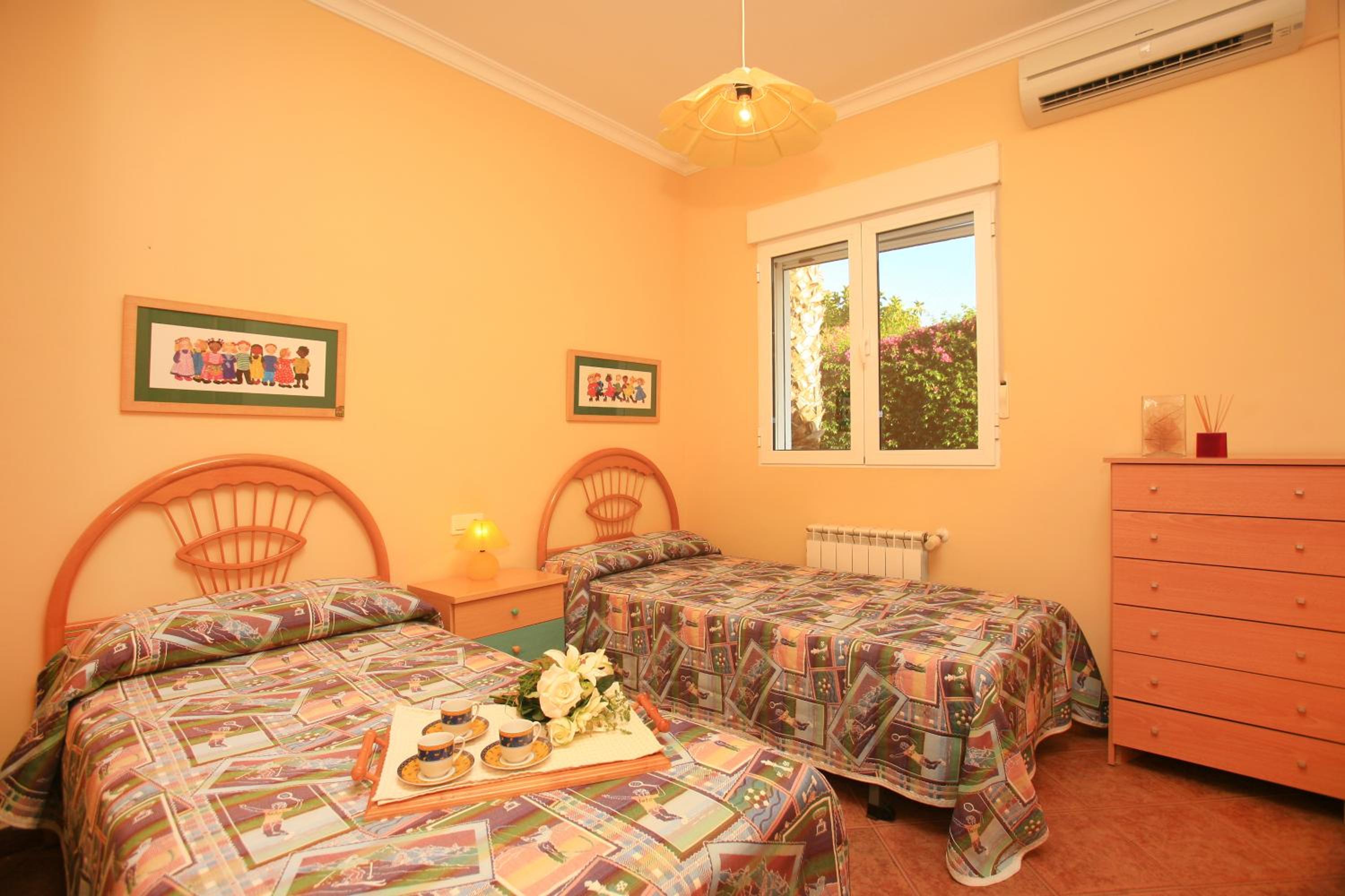 Villa Cuatro Soles en Denia, con piscina privada, jardín y terraza con barbacoa by Family Homes rentals view 5