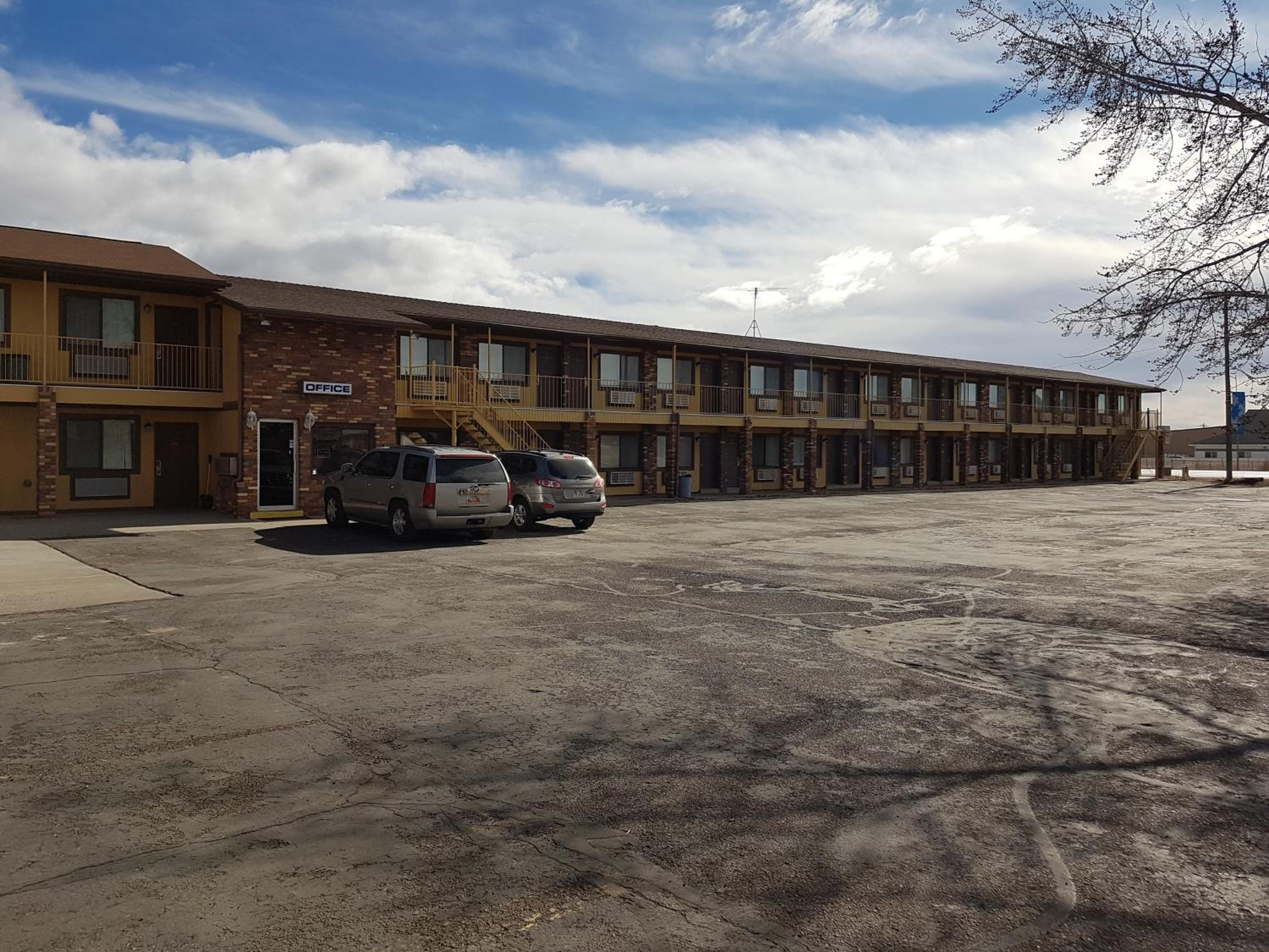 Vernal Vacations - Split Mountain Motel - Property Image 4