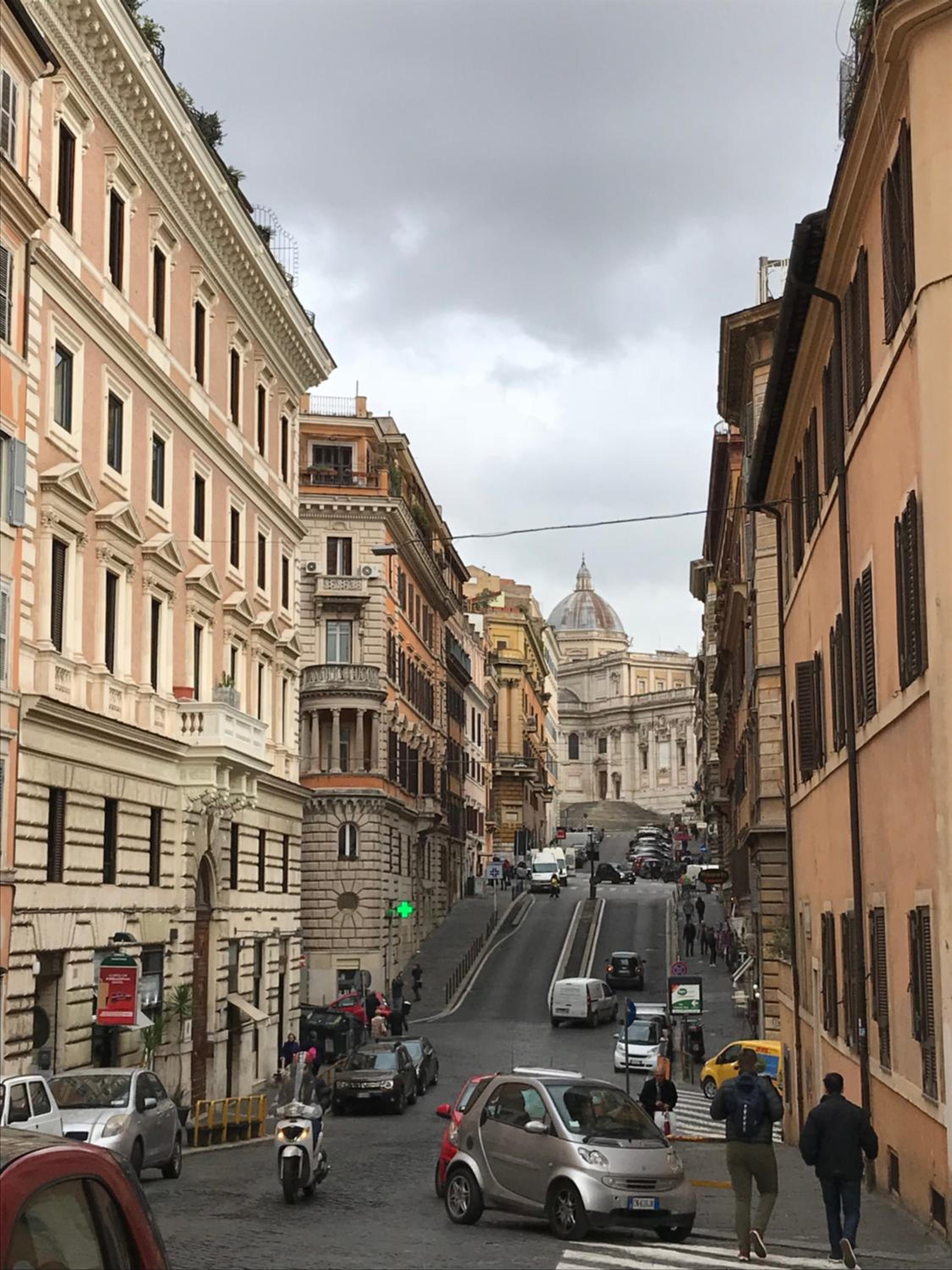 Urbana Apartment Colosseum