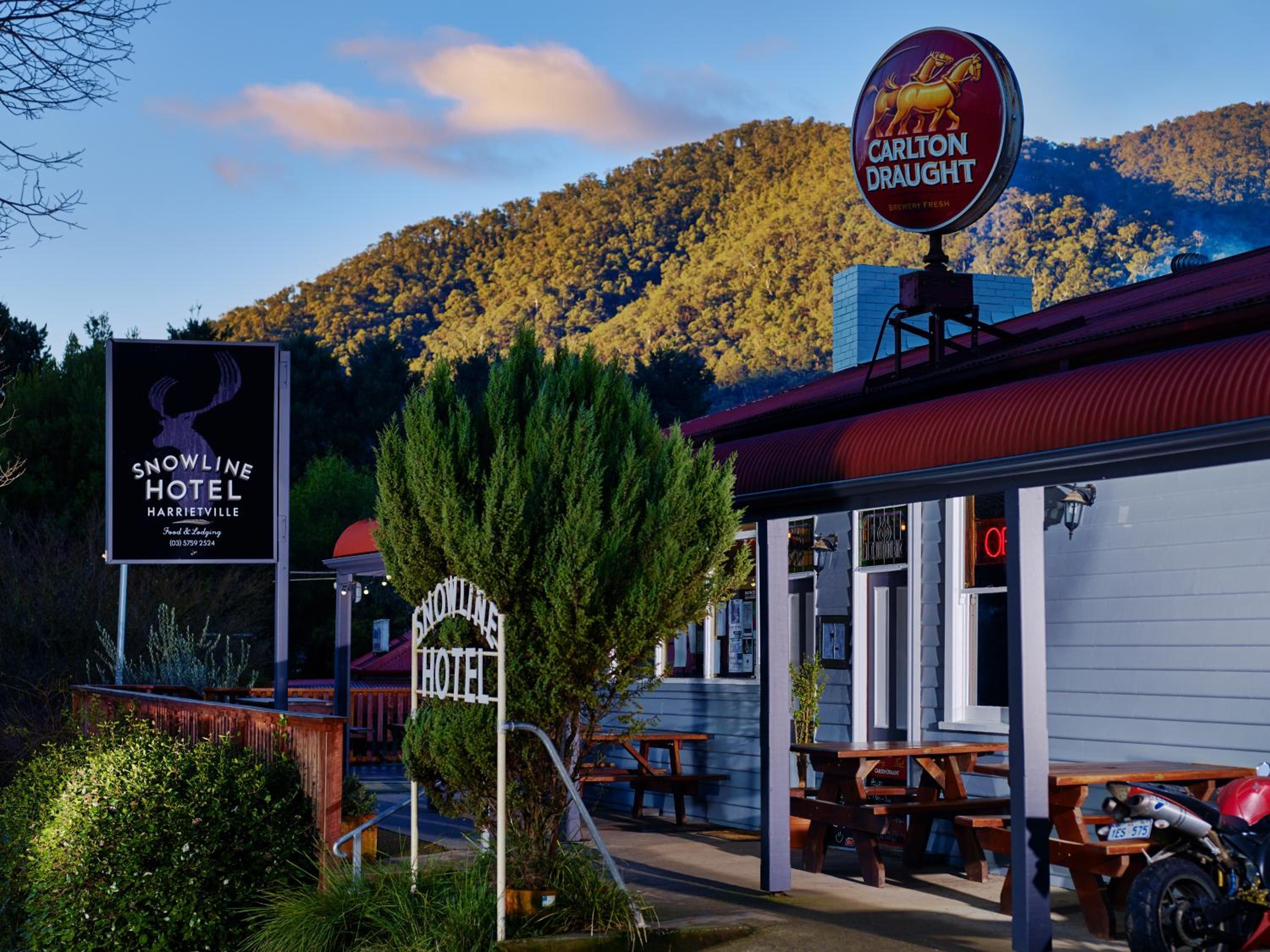 Snowline Motel