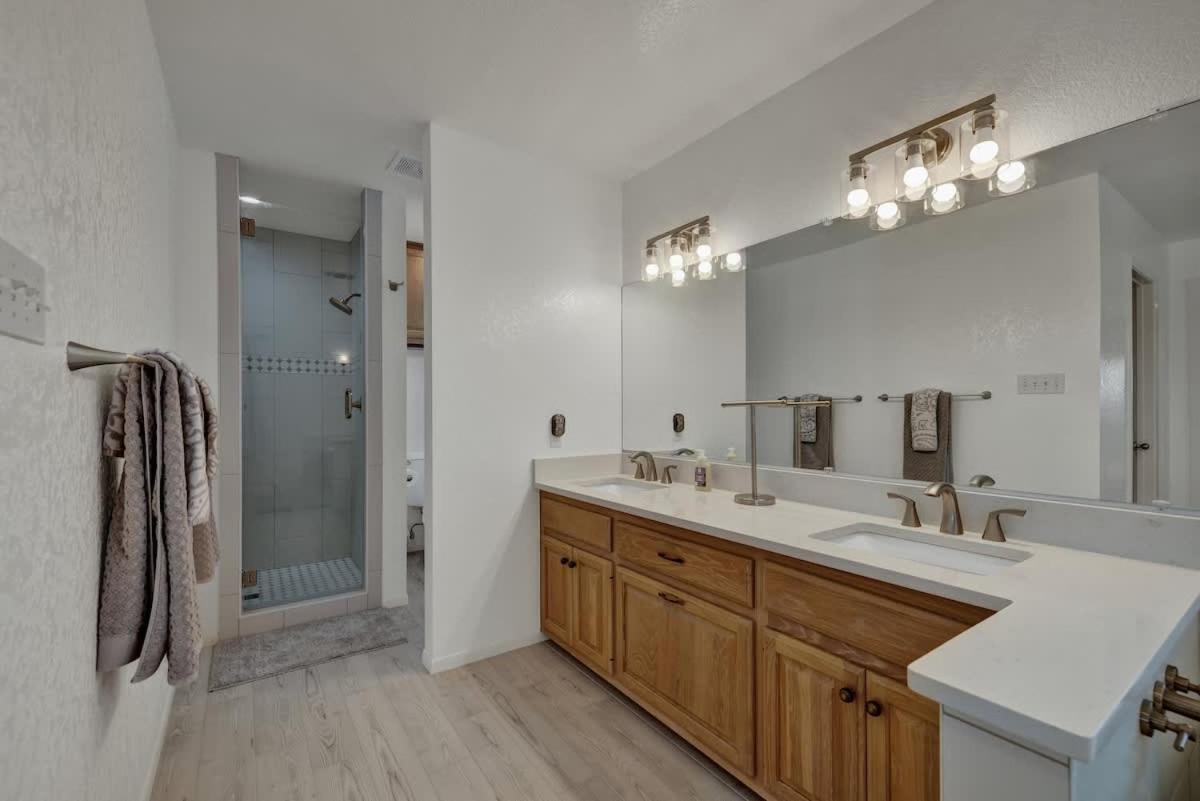 Serene Creek Front Home with Games+Grill!